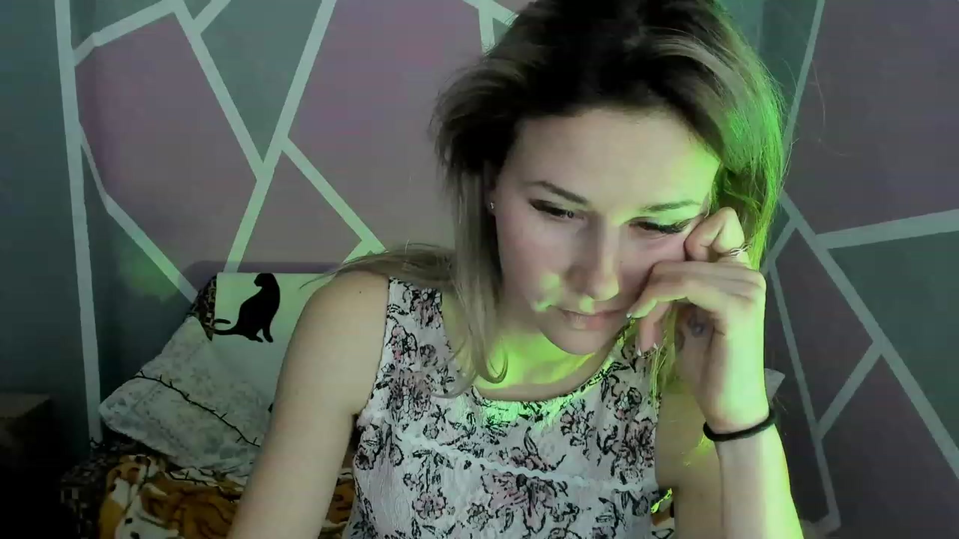 Gallery image thumbnail from Blondie_Star's myfreecams stream on, 03/06/2023, 14:11 image 14 of 20