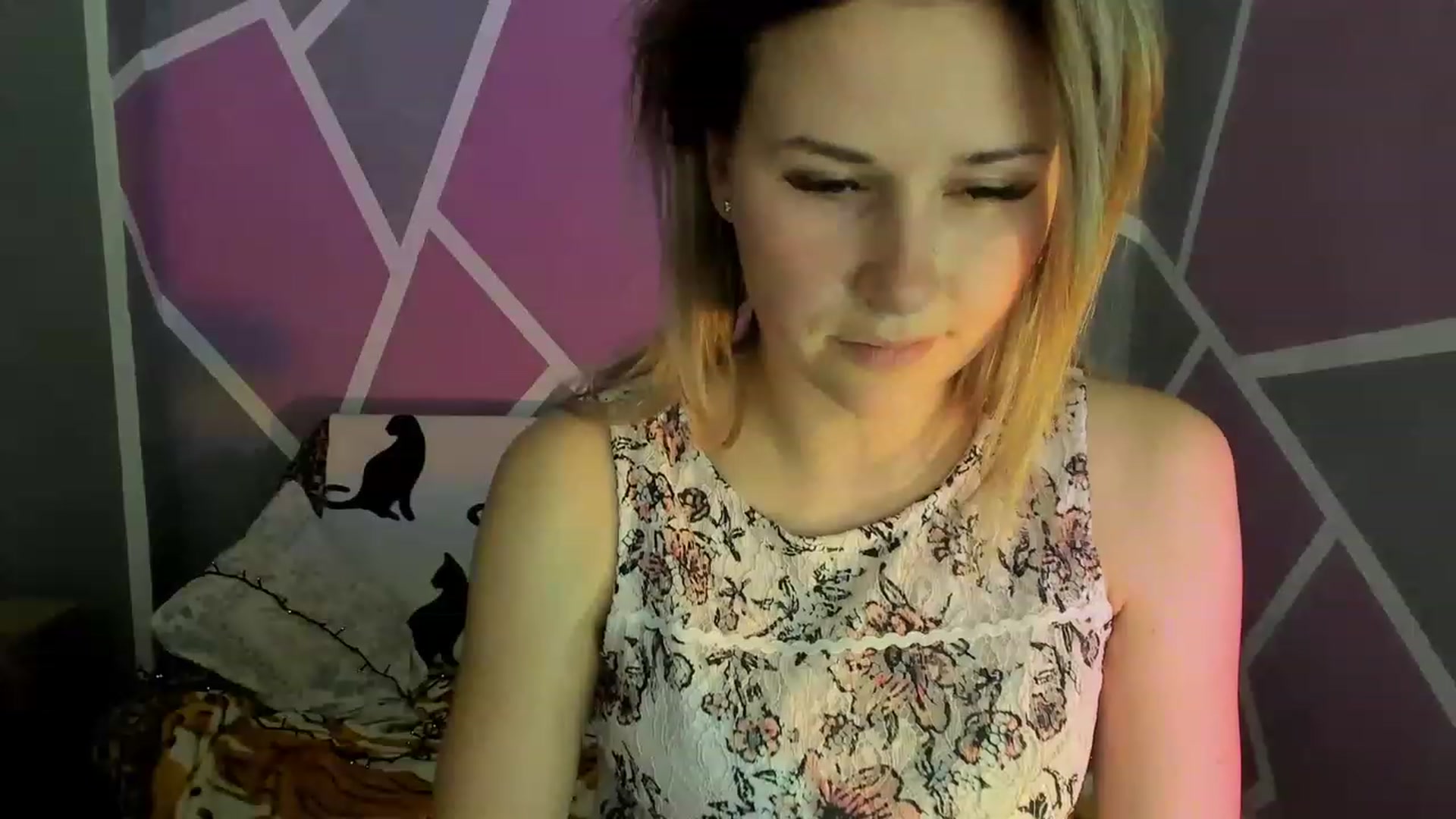Gallery image thumbnail from Blondie_Star's myfreecams stream on, 03/06/2023, 14:11 image 8 of 20