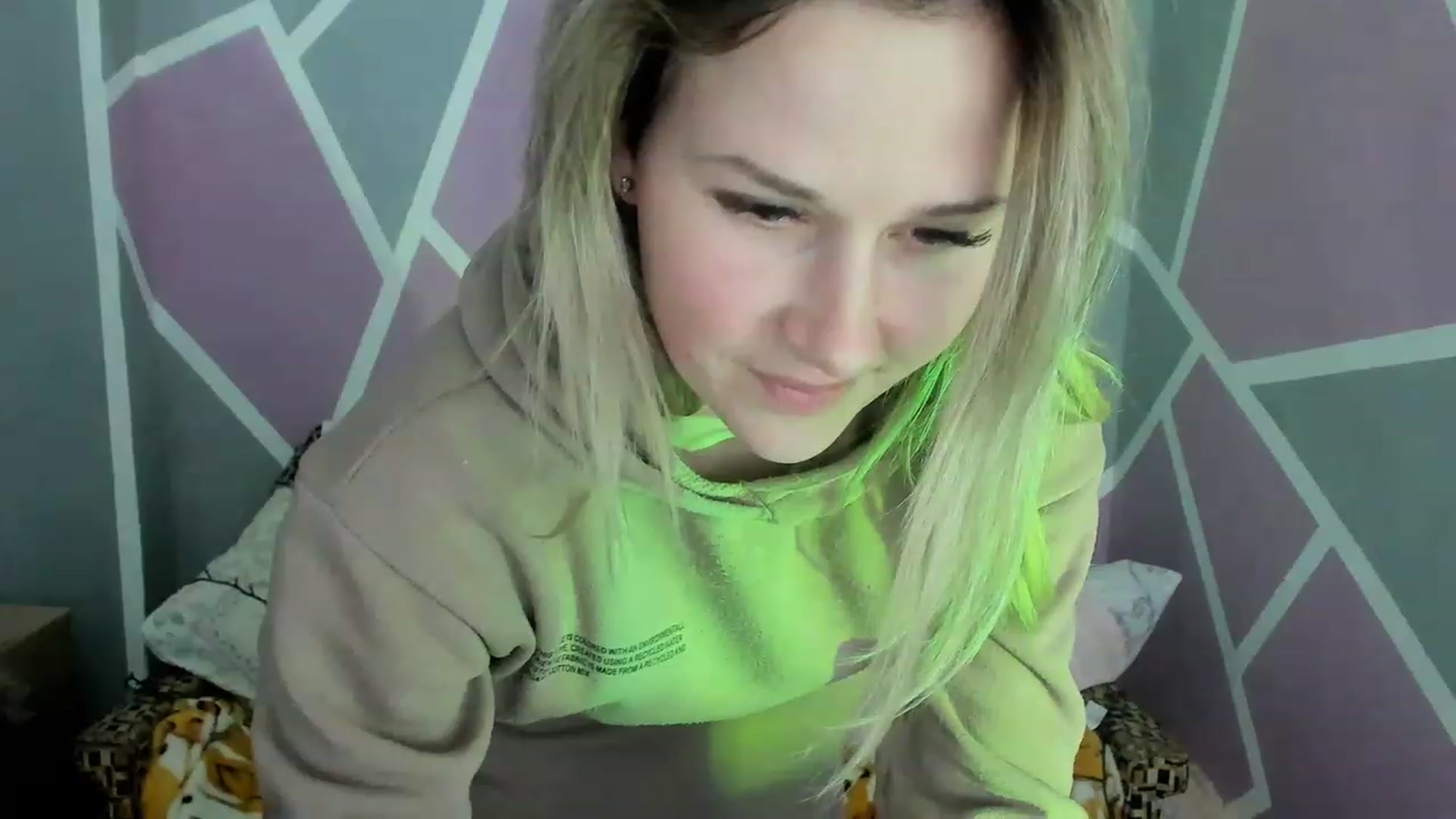 Gallery image thumbnail from Blondie_Star's myfreecams stream on, 03/07/2023, 16:21 image 12 of 20