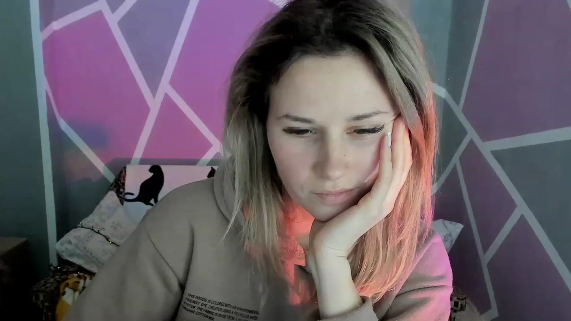 Gallery image thumbnail from Blondie_Star's myfreecams stream on, 03/07/2023, 16:21 image 10 of 20