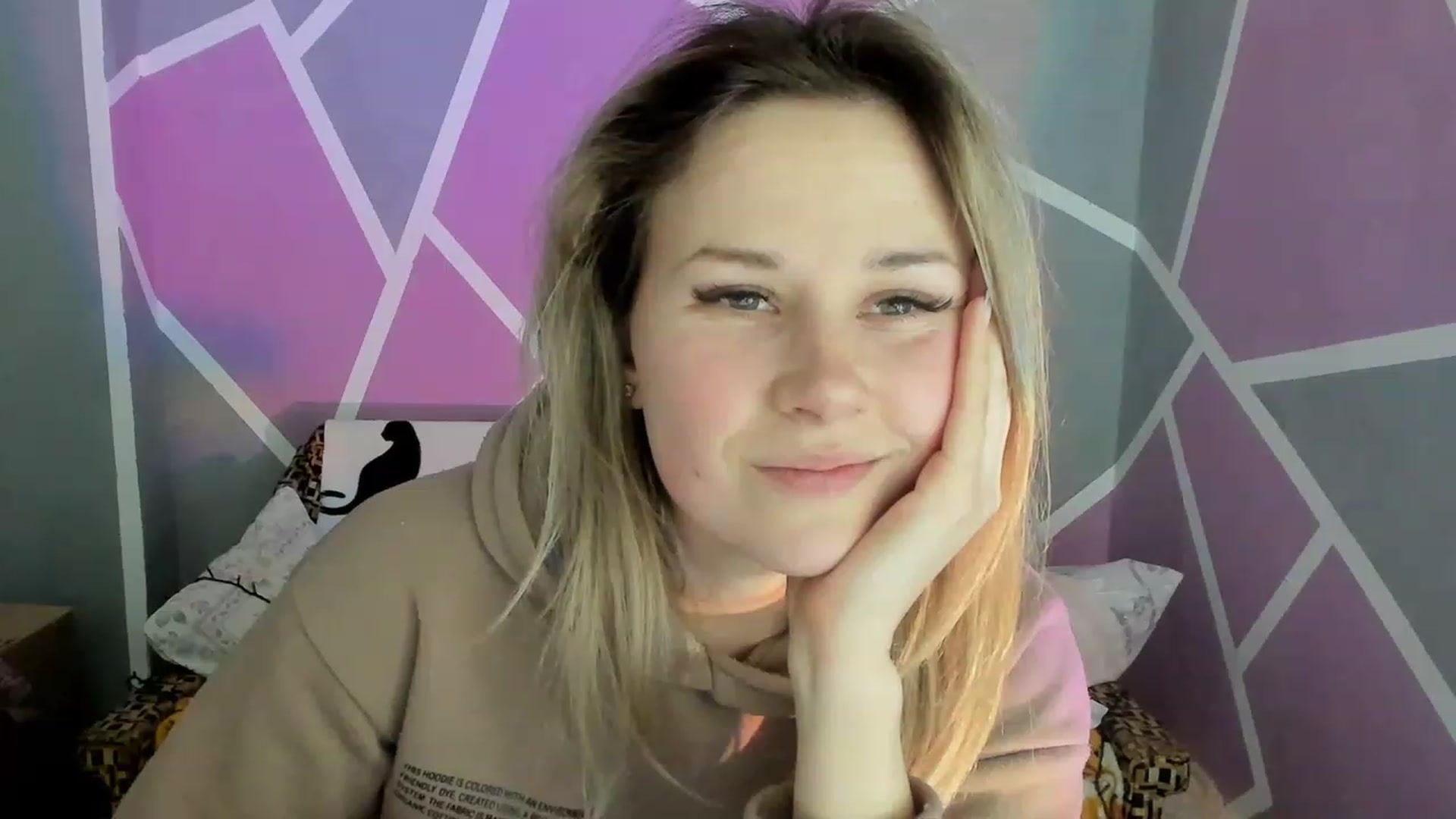 Gallery image thumbnail from Blondie_Star's myfreecams stream on, 03/07/2023, 16:21 image 8 of 20