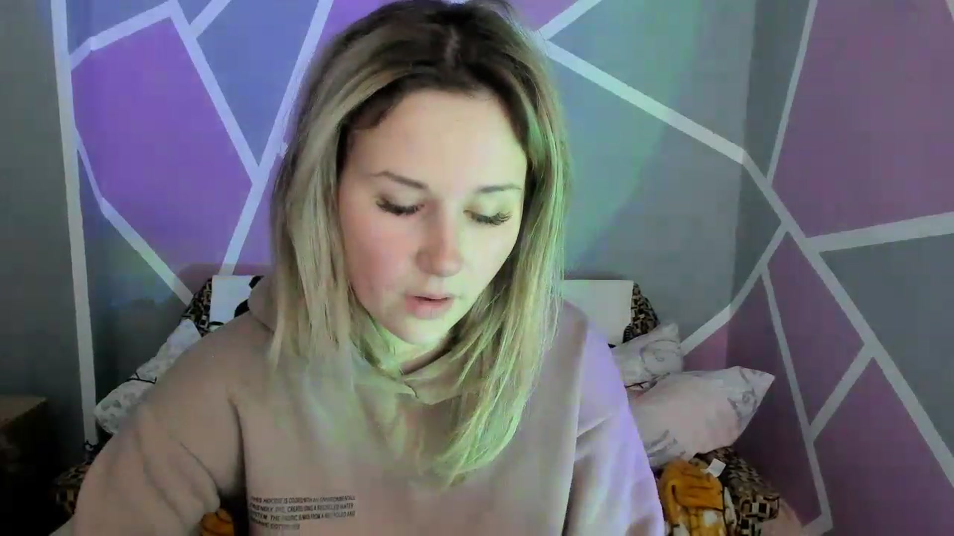 Gallery image thumbnail from Blondie_Star's myfreecams stream on, 03/07/2023, 16:21 image 19 of 20