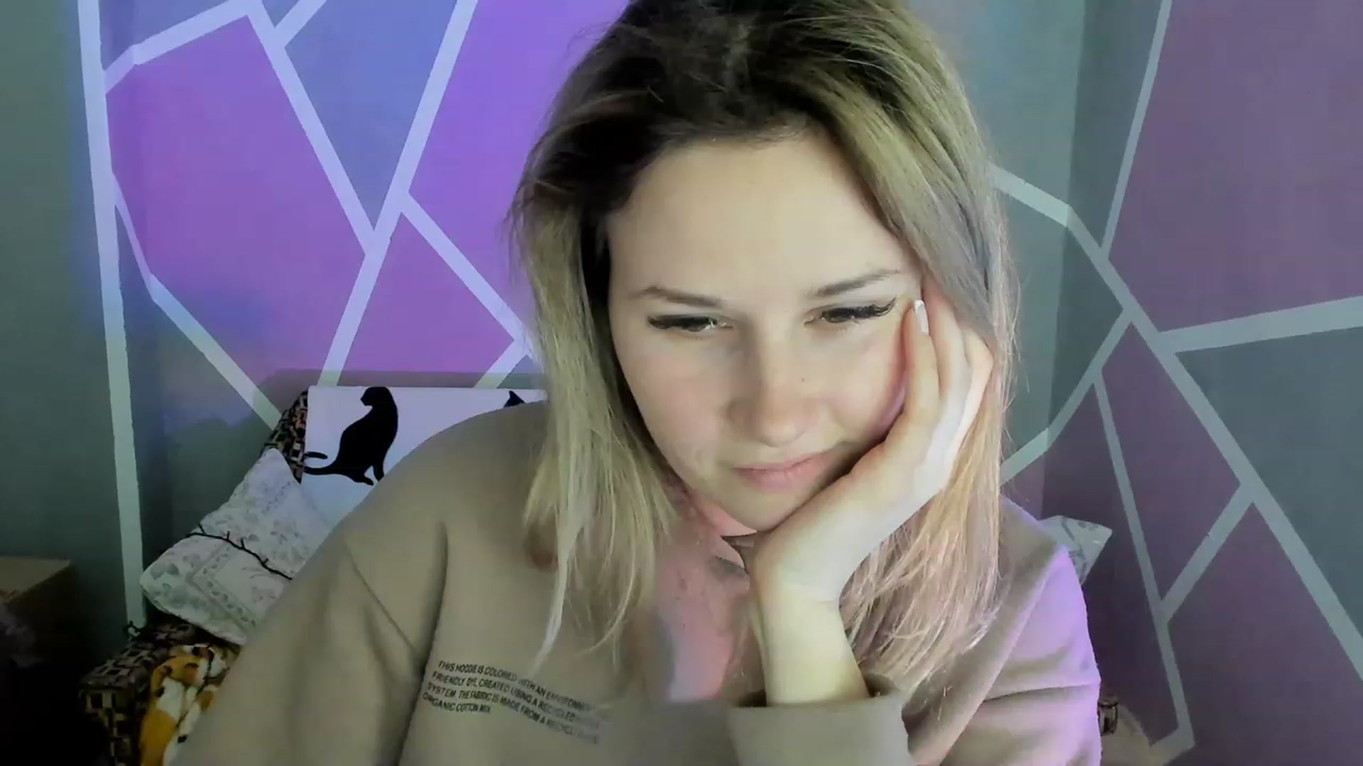 Gallery image thumbnail from Blondie_Star's myfreecams stream on, 03/07/2023, 16:21 image 1 of 20