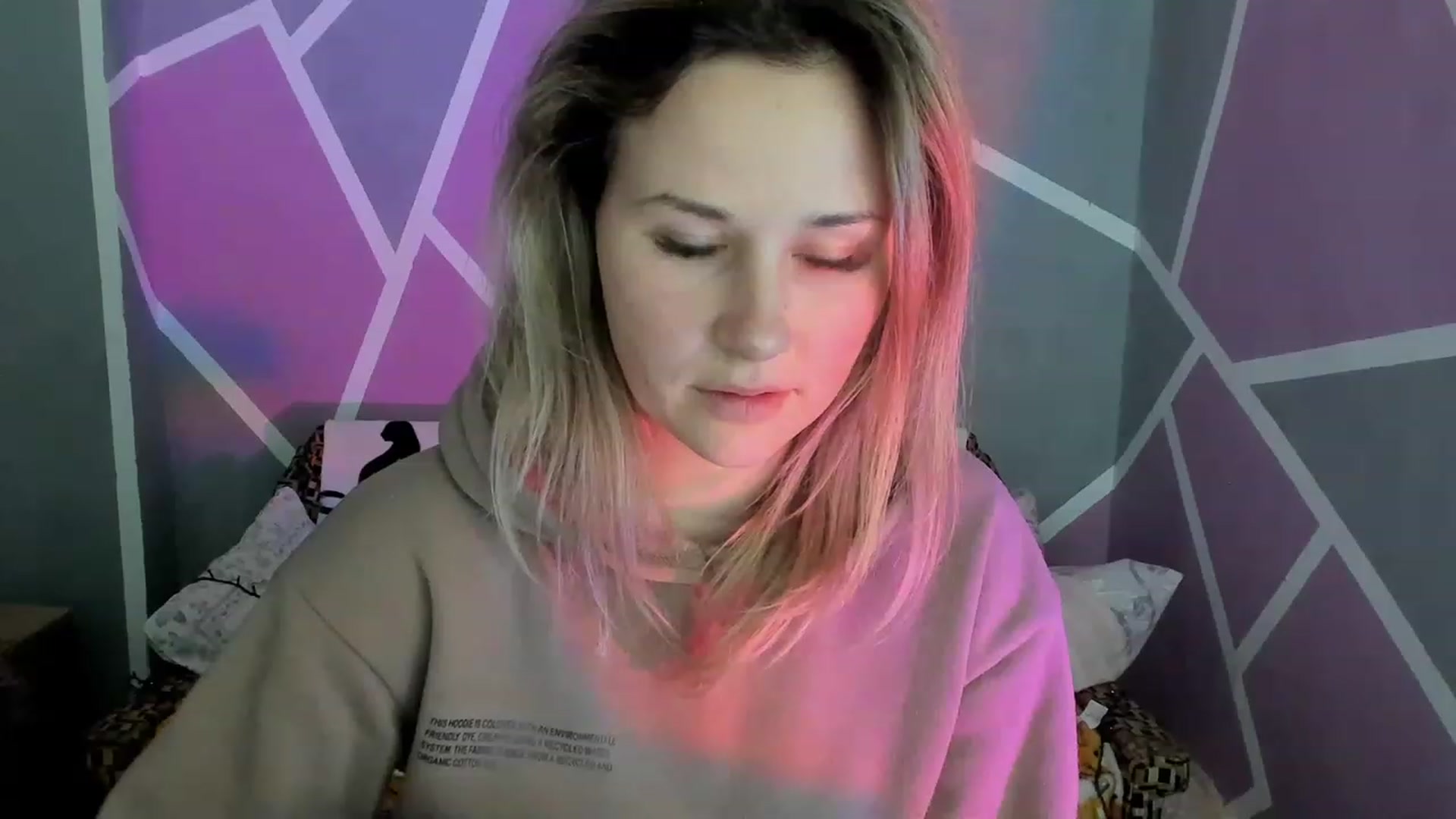 Gallery image thumbnail from Blondie_Star's myfreecams stream on, 03/07/2023, 16:21 image 7 of 20