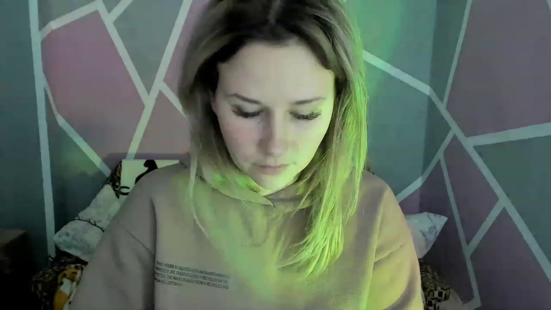 Gallery image thumbnail from Blondie_Star's myfreecams stream on, 03/07/2023, 16:21 image 15 of 20