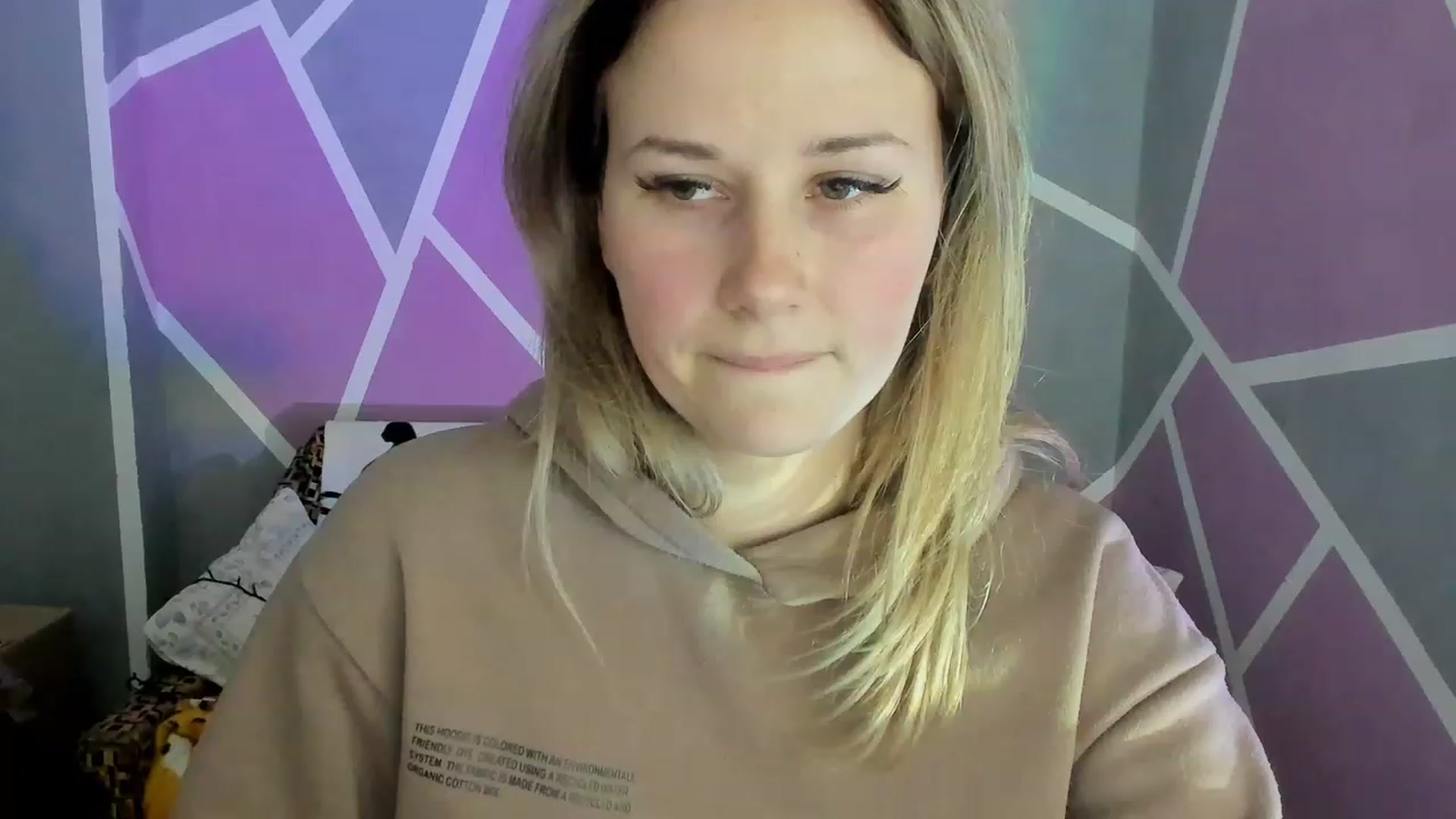 Gallery image thumbnail from Blondie_Star's myfreecams stream on, 03/07/2023, 16:21 image 14 of 20