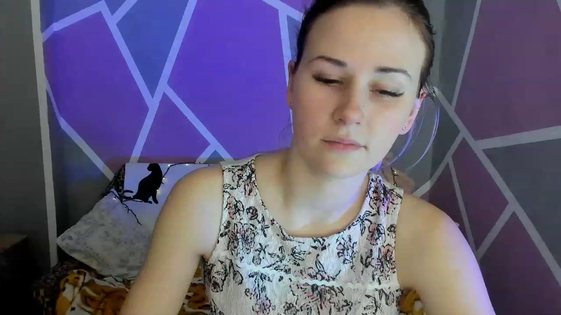 Gallery image thumbnail from Blondie_Star's myfreecams stream on, 03/08/2023, 12:46 image 11 of 20
