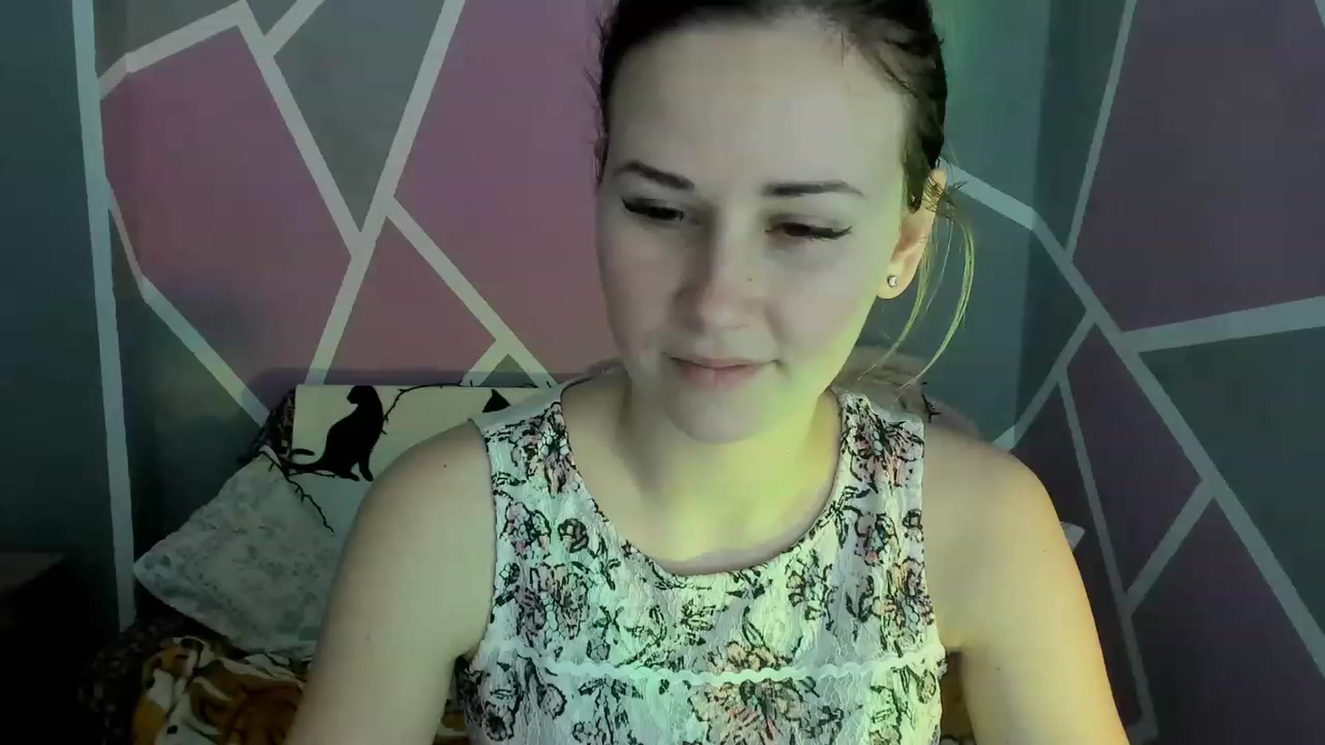 Gallery image thumbnail from Blondie_Star's myfreecams stream on, 03/08/2023, 12:46 image 8 of 20