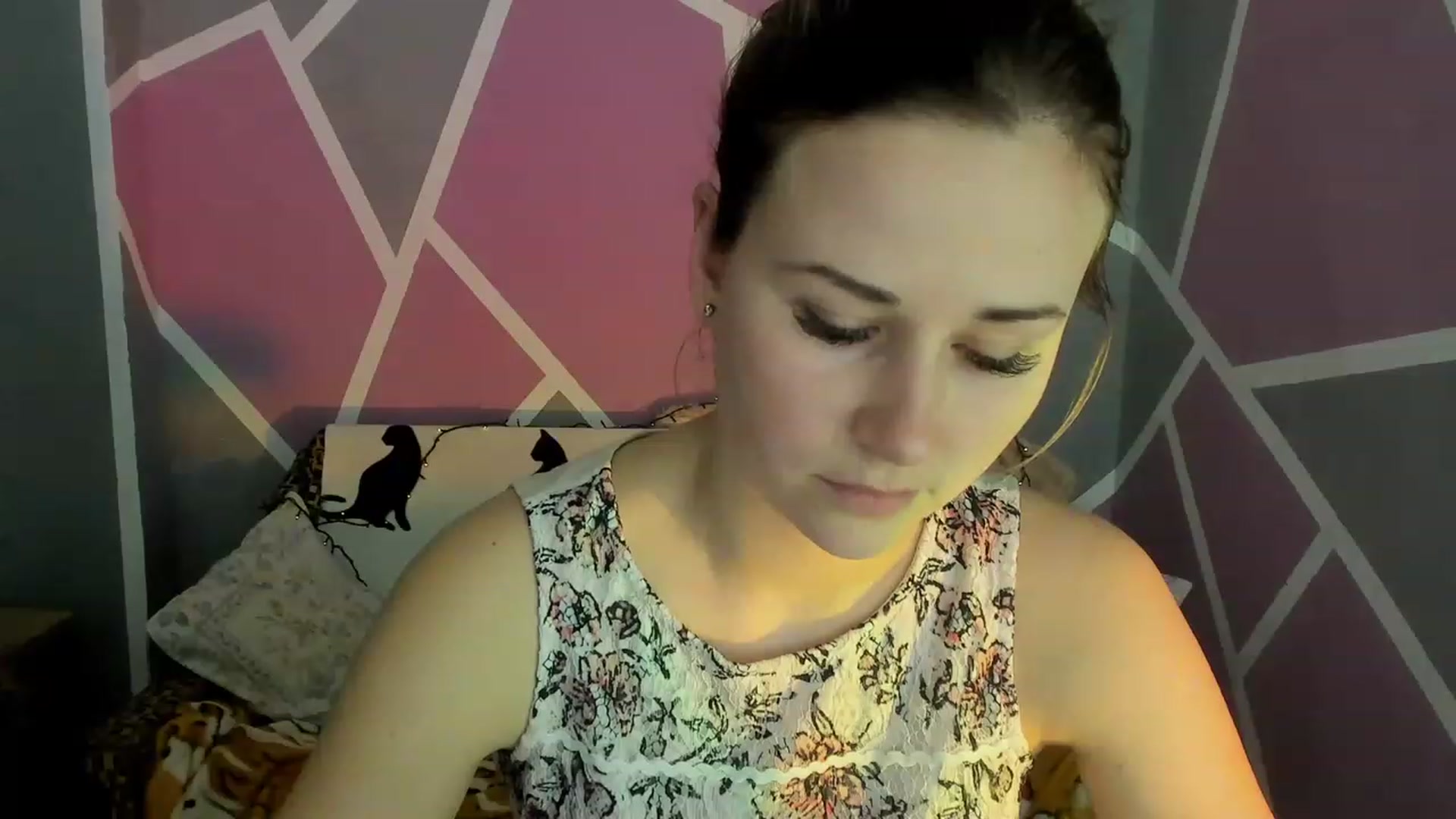 Gallery image thumbnail from Blondie_Star's myfreecams stream on, 03/08/2023, 12:46 image 14 of 20