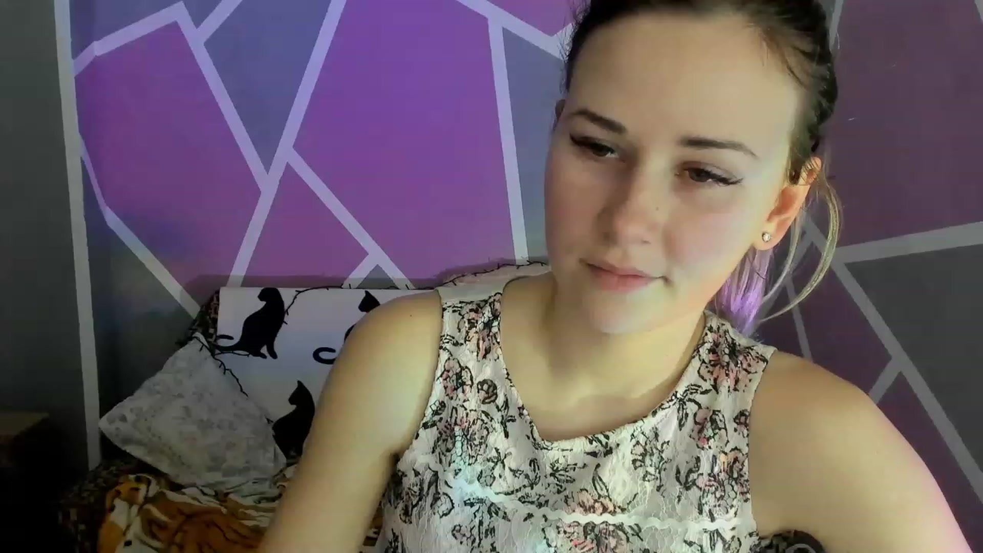Gallery image thumbnail from Blondie_Star's myfreecams stream on, 03/08/2023, 12:46 image 15 of 20