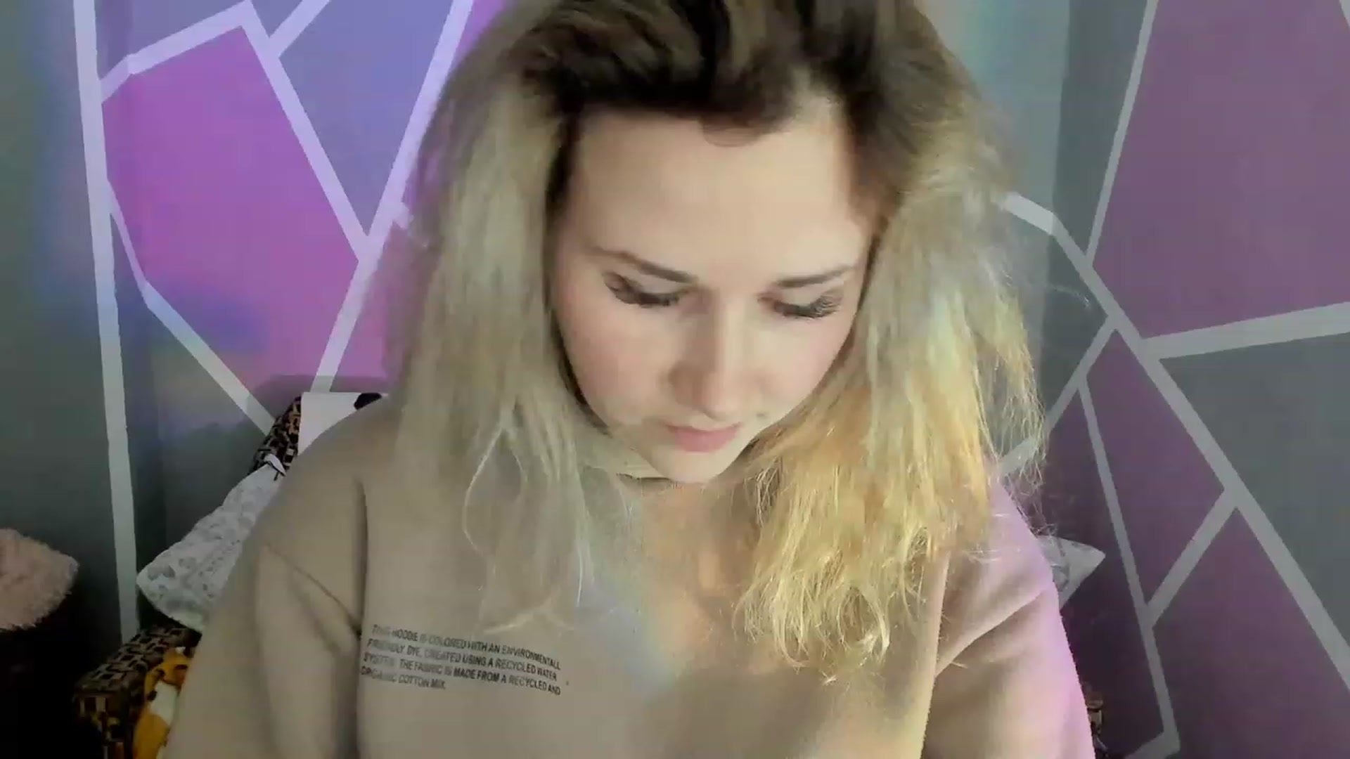Gallery image thumbnail from Blondie_Star's myfreecams stream on, 03/09/2023, 15:27 image 19 of 20