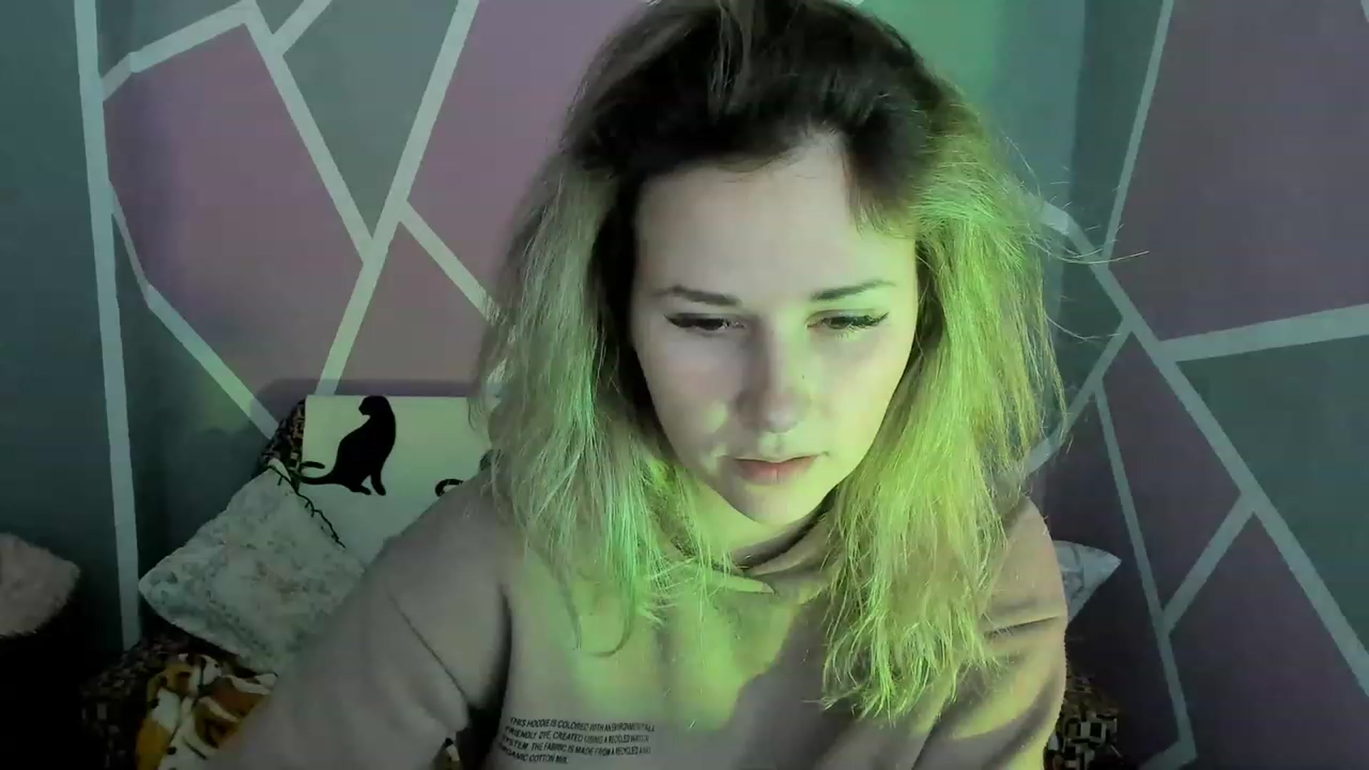 Gallery image thumbnail from Blondie_Star's myfreecams stream on, 03/09/2023, 15:27 image 7 of 20