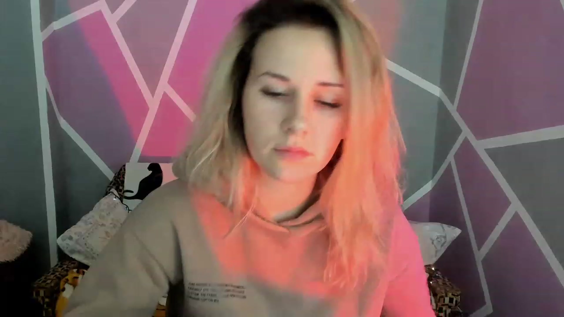 Gallery image thumbnail from Blondie_Star's myfreecams stream on, 03/09/2023, 15:27 image 5 of 20