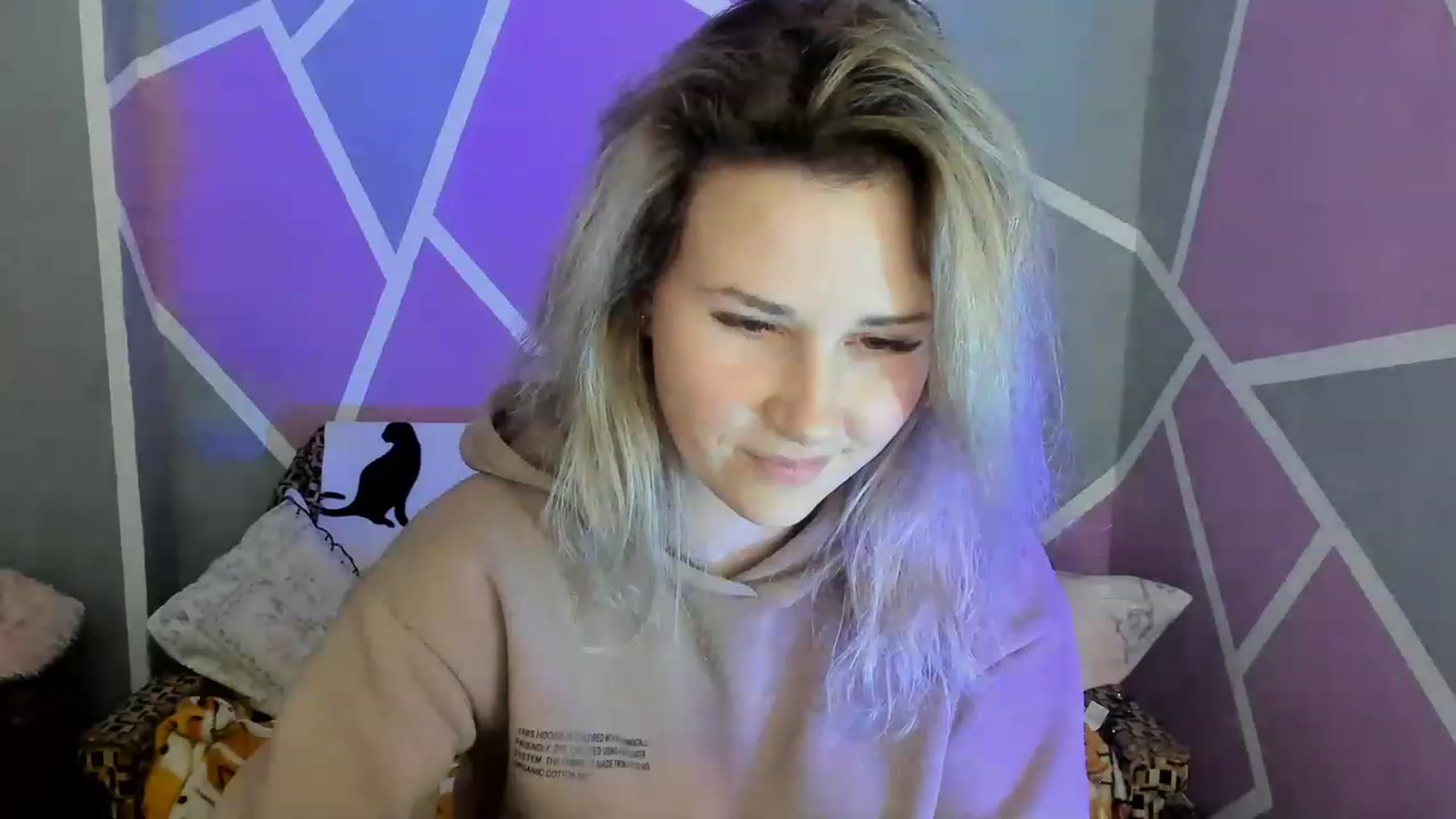Gallery image thumbnail from Blondie_Star's myfreecams stream on, 03/09/2023, 15:27 image 9 of 20