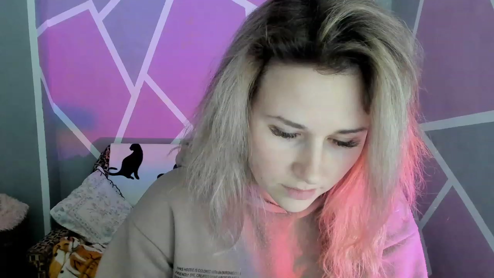 Gallery image thumbnail from Blondie_Star's myfreecams stream on, 03/09/2023, 15:27 image 15 of 20