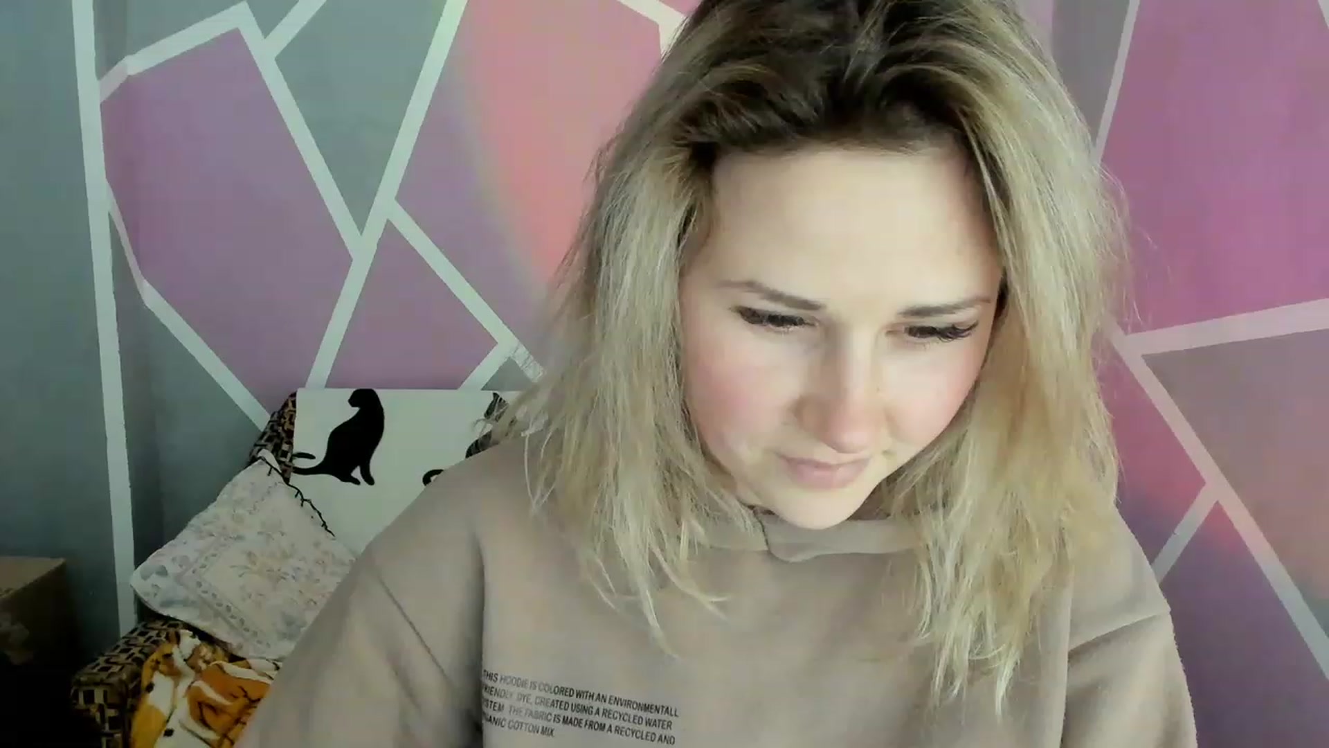 Gallery image thumbnail from Blondie_Star's myfreecams stream on, 03/11/2023, 16:39 image 8 of 20
