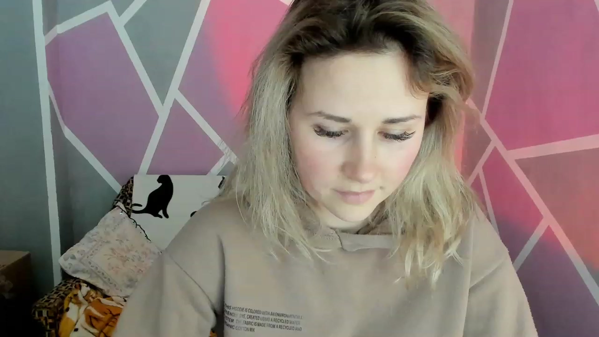 Gallery image thumbnail from Blondie_Star's myfreecams stream on, 03/11/2023, 16:39 image 4 of 20