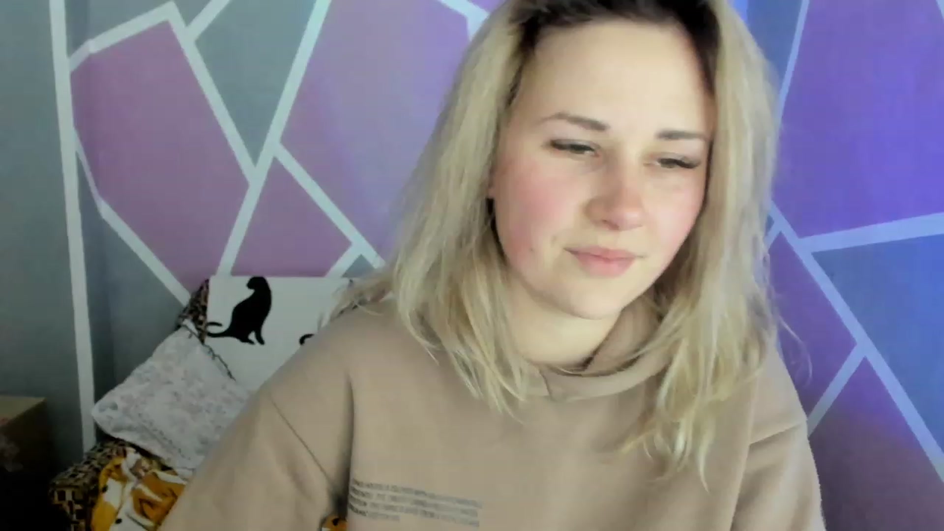 Gallery image thumbnail from Blondie_Star's myfreecams stream on, 03/11/2023, 16:39 image 17 of 20