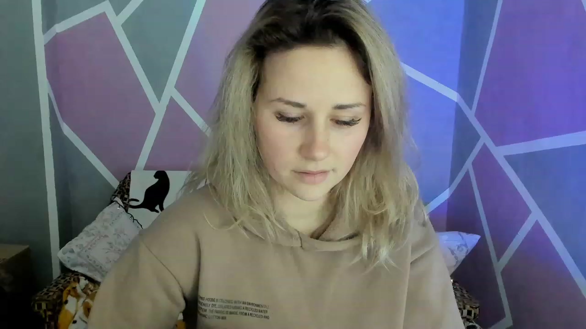 Gallery image thumbnail from Blondie_Star's myfreecams stream on, 03/11/2023, 16:39 image 1 of 20