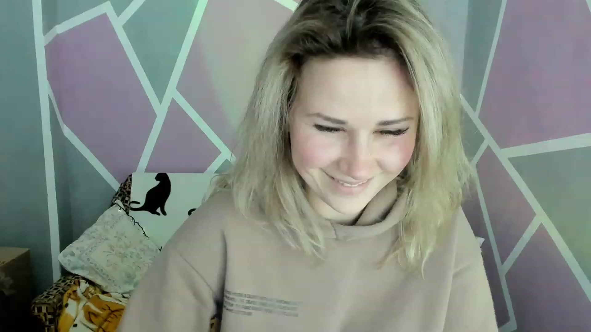 Gallery image thumbnail from Blondie_Star's myfreecams stream on, 03/11/2023, 16:39 image 16 of 20