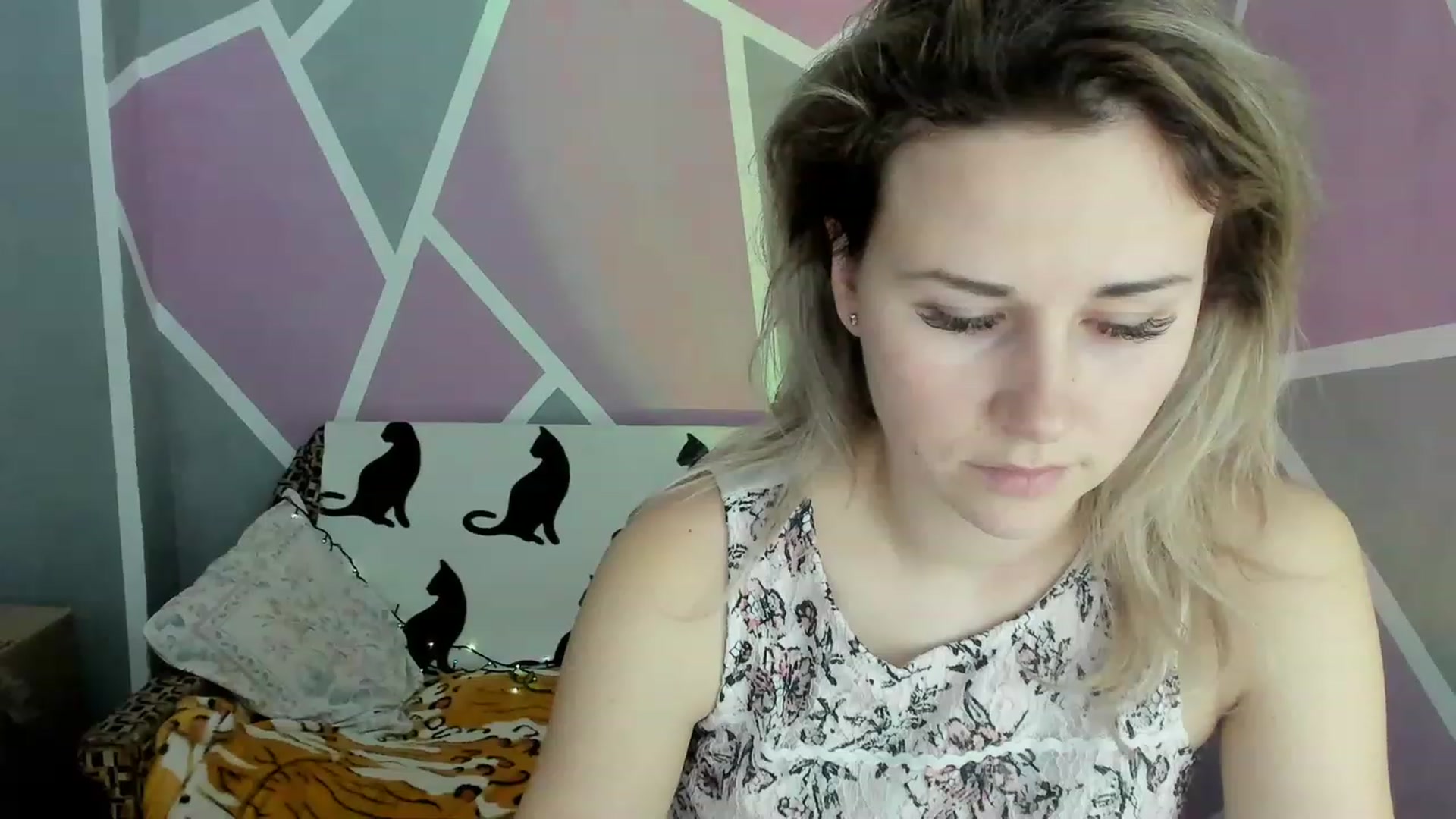 Gallery image thumbnail from Blondie_Star's myfreecams stream on, 03/12/2023, 15:53 image 5 of 20