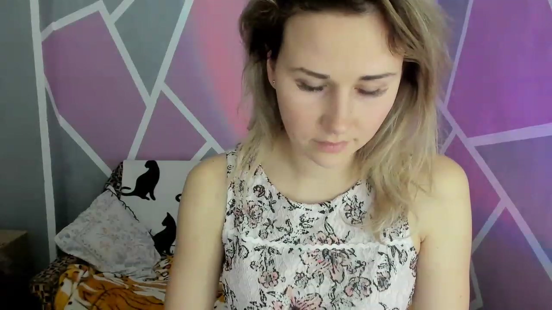 Gallery image thumbnail from Blondie_Star's myfreecams stream on, 03/12/2023, 15:53 image 13 of 20