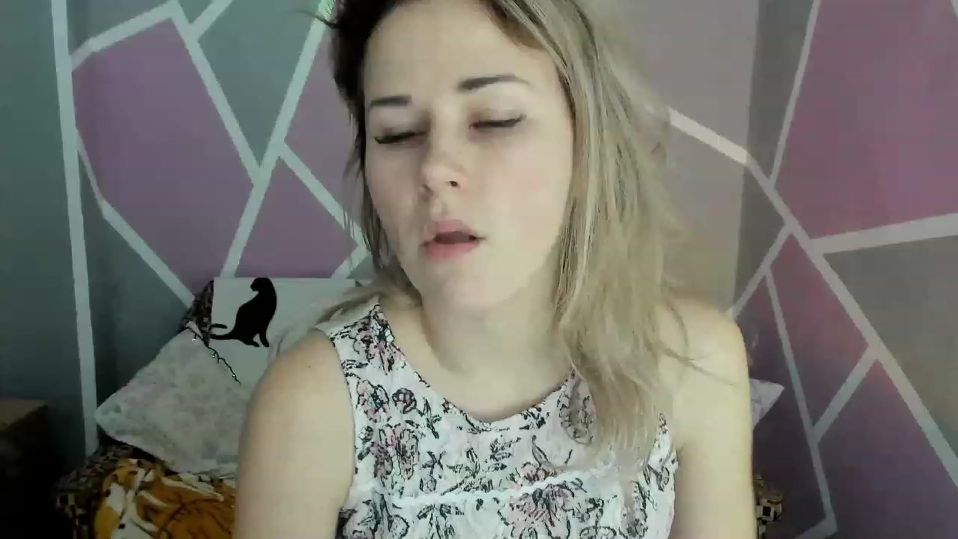 Gallery image thumbnail from Blondie_Star's myfreecams stream on, 03/12/2023, 15:53 image 2 of 20