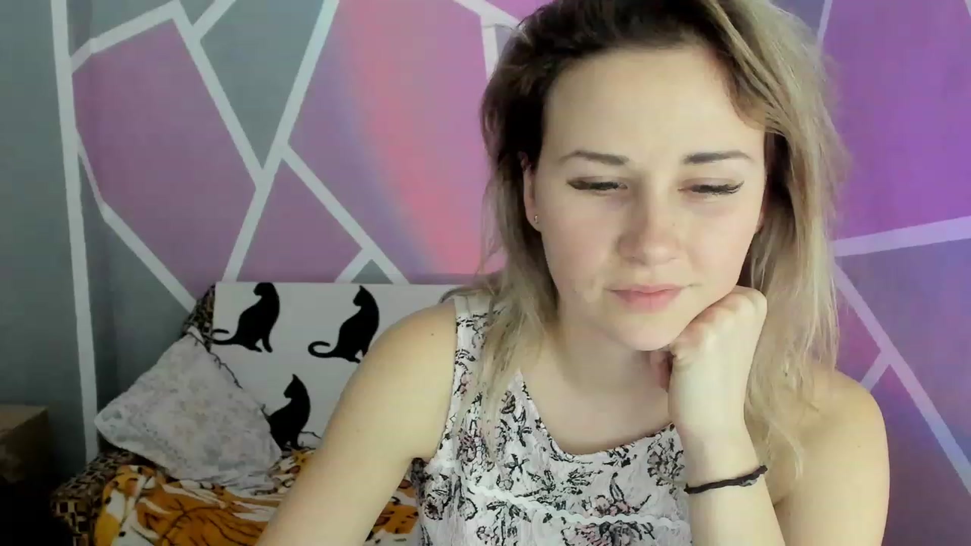Gallery image thumbnail from Blondie_Star's myfreecams stream on, 03/12/2023, 15:53 image 10 of 20