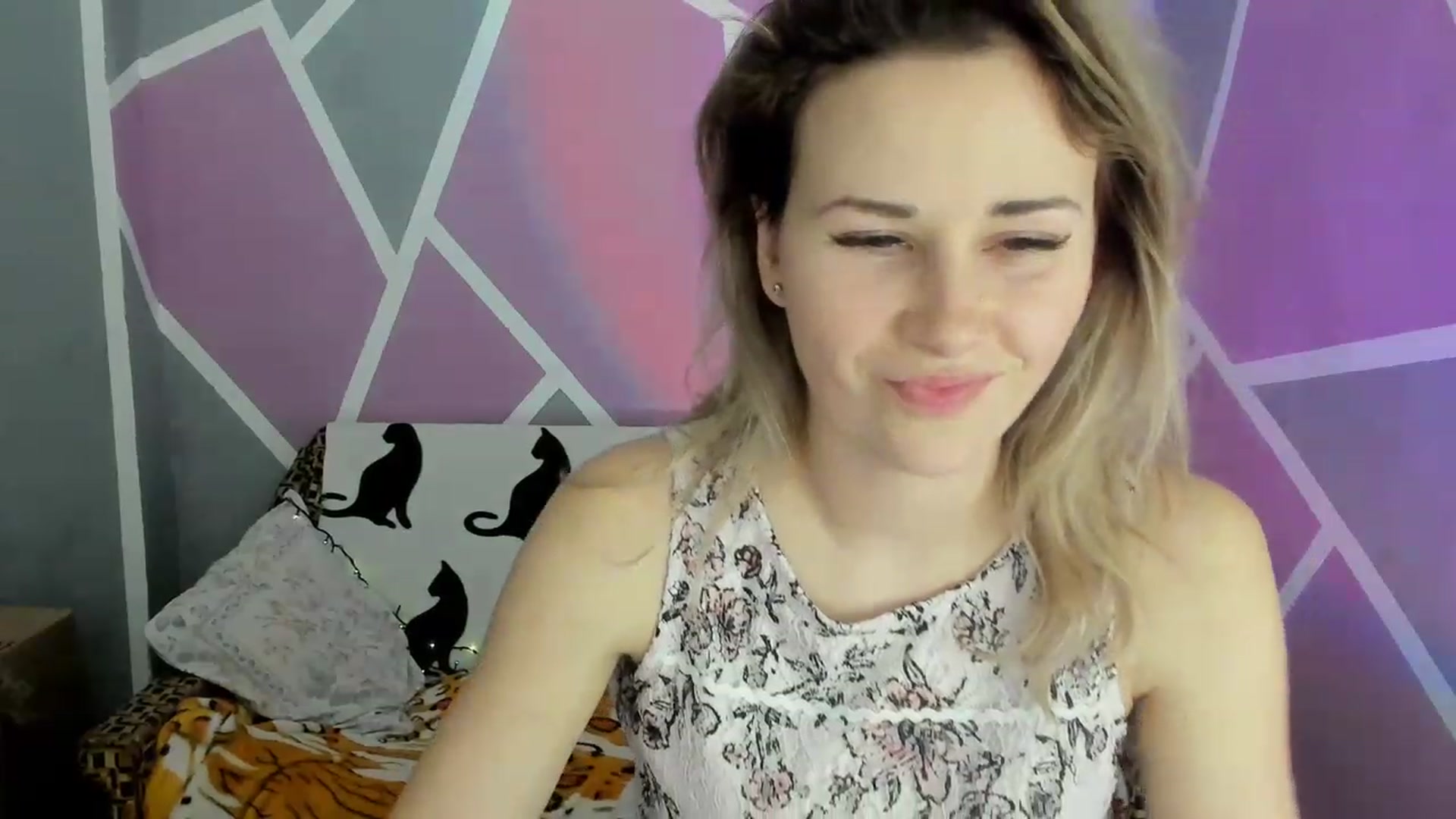 Gallery image thumbnail from Blondie_Star's myfreecams stream on, 03/12/2023, 15:53 image 7 of 20