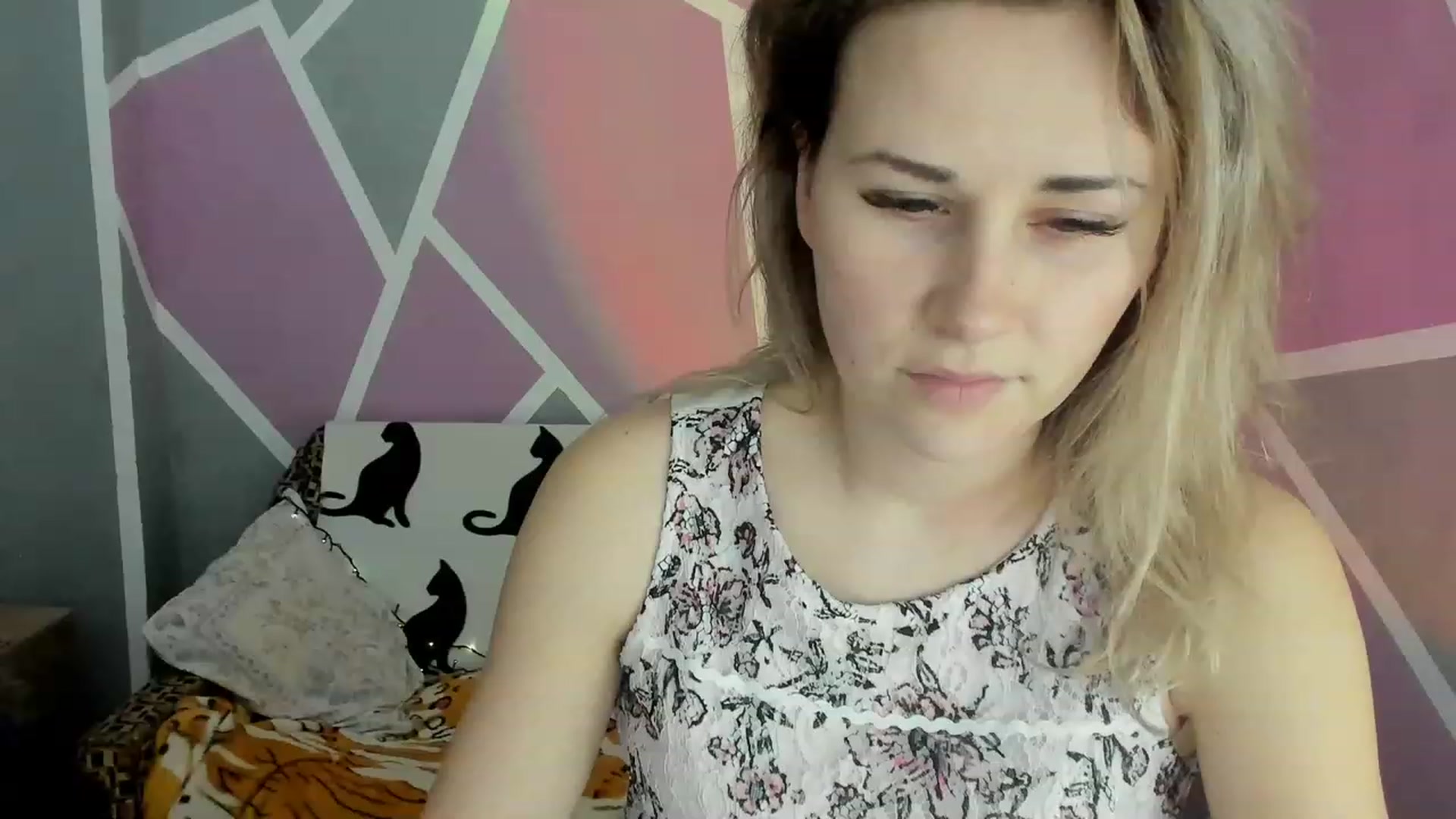 Gallery image thumbnail from Blondie_Star's myfreecams stream on, 03/12/2023, 15:53 image 4 of 20