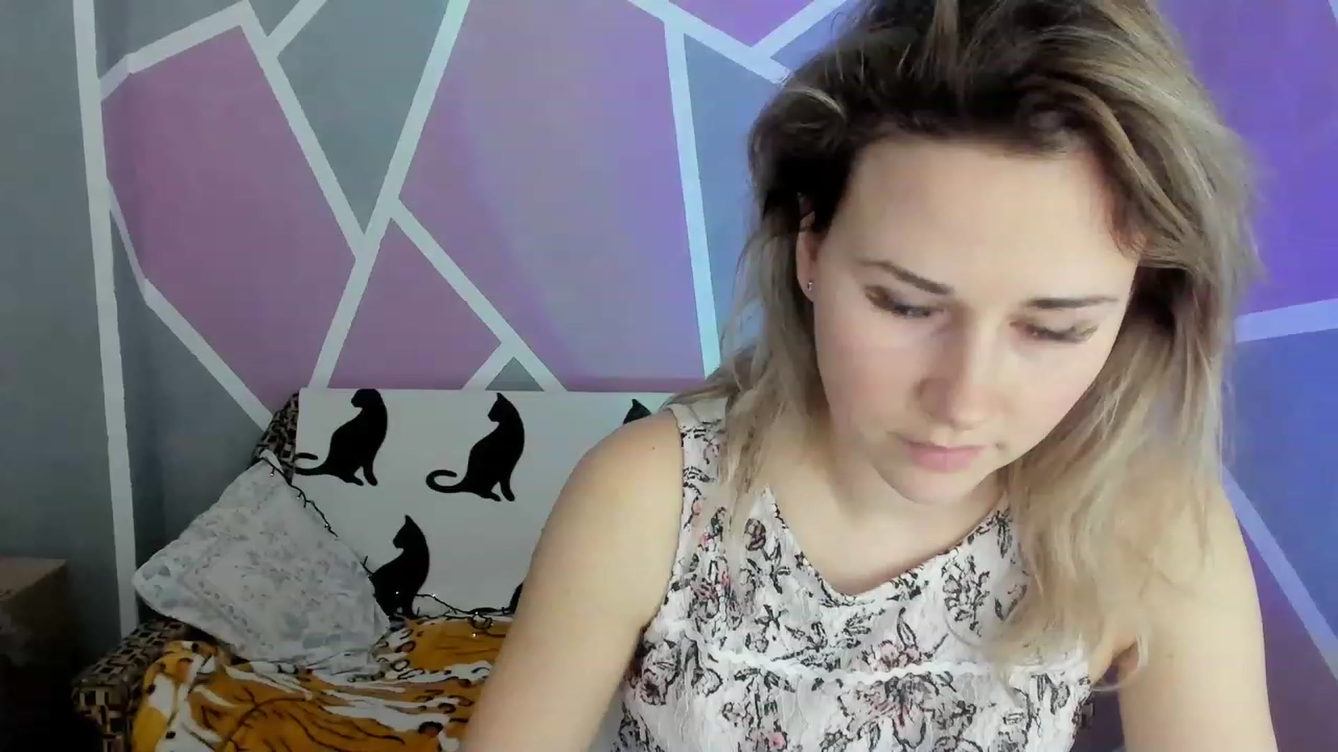 Gallery image thumbnail from Blondie_Star's myfreecams stream on, 03/12/2023, 15:53 image 9 of 20