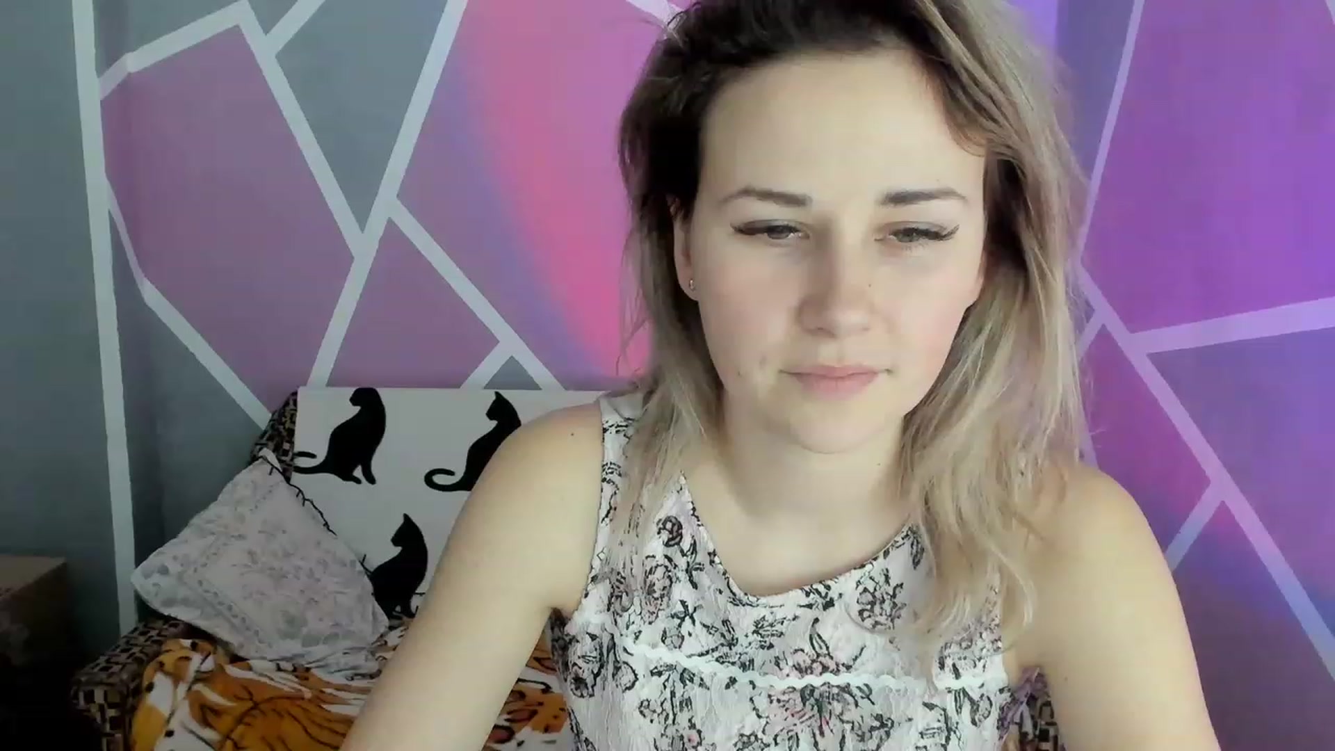 Gallery image thumbnail from Blondie_Star's myfreecams stream on, 03/12/2023, 15:53 image 8 of 20