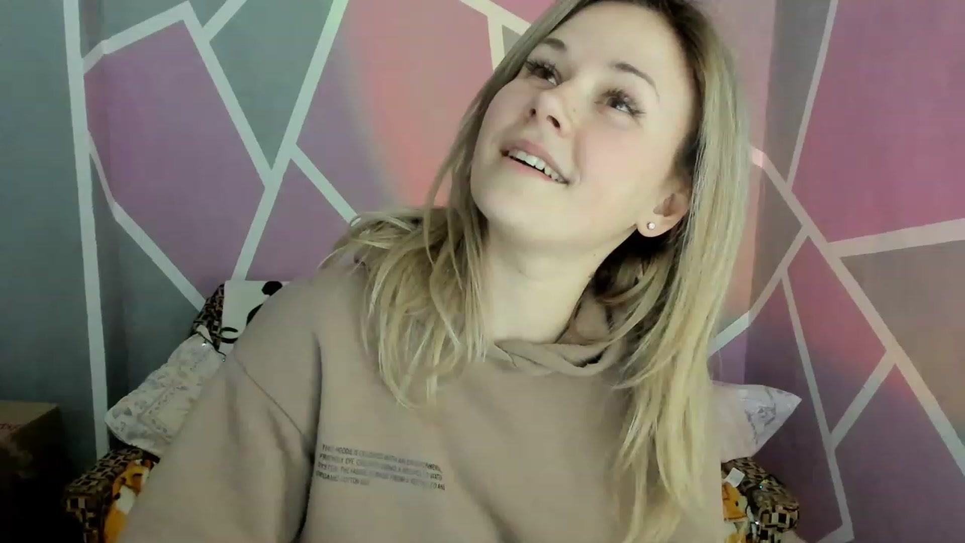 Gallery image thumbnail from Blondie_Star's myfreecams stream on, 03/16/2023, 15:10 image 12 of 20