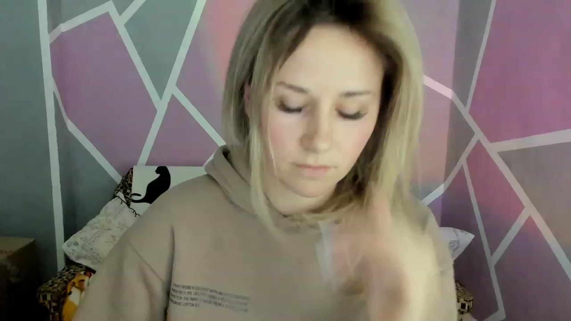 Gallery image thumbnail from Blondie_Star's myfreecams stream on, 03/16/2023, 15:10 image 16 of 20