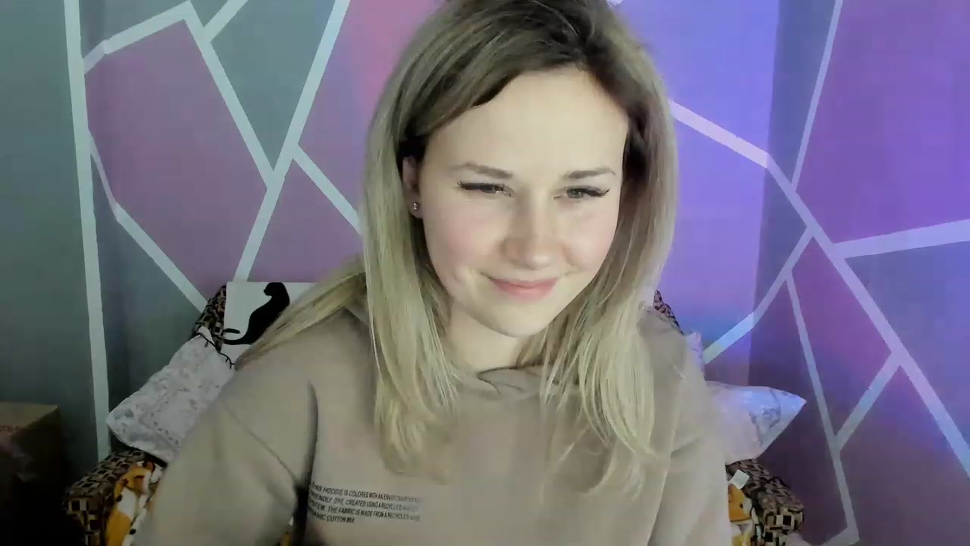 Gallery image thumbnail from Blondie_Star's myfreecams stream on, 03/16/2023, 15:10 image 11 of 20