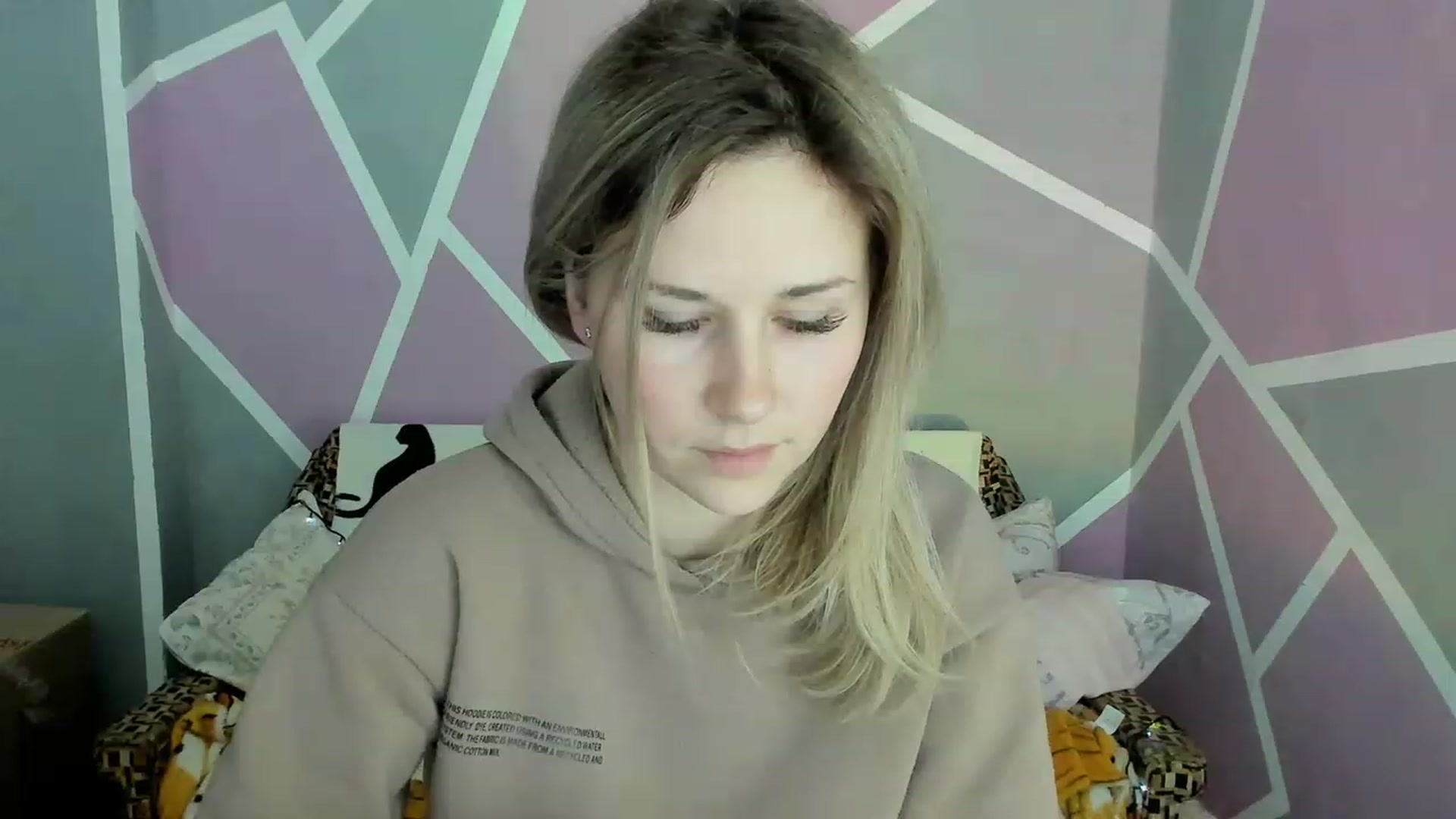 Gallery image thumbnail from Blondie_Star's myfreecams stream on, 03/16/2023, 15:10 image 14 of 20