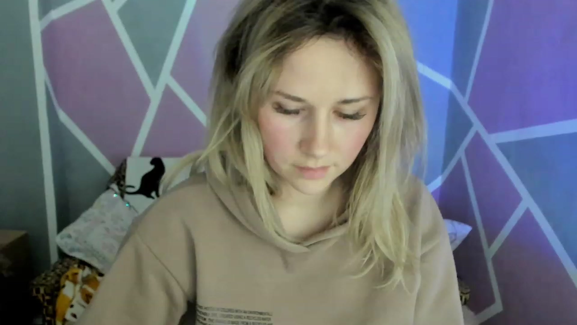 Gallery image thumbnail from Blondie_Star's myfreecams stream on, 03/16/2023, 15:54 image 7 of 20