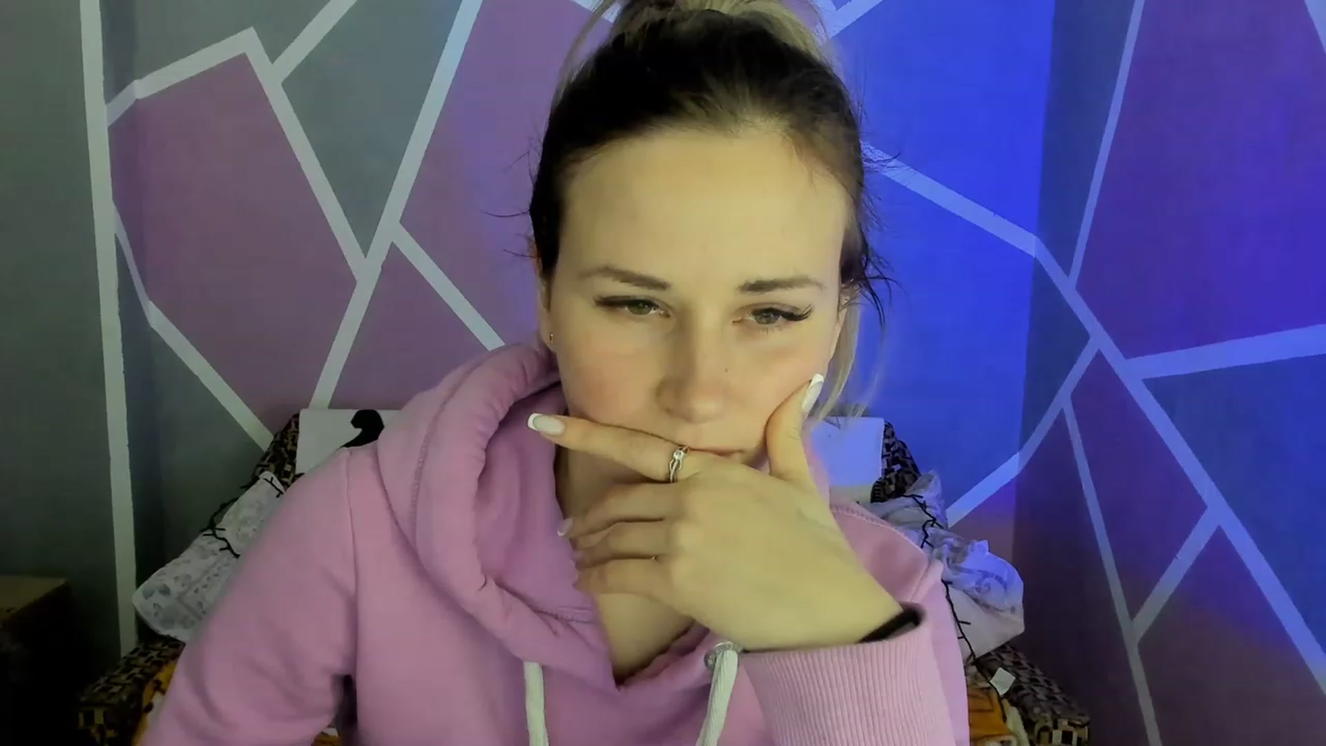 Gallery image thumbnail from Blondie_Star's myfreecams stream on, 03/19/2023, 16:46 image 11 of 20