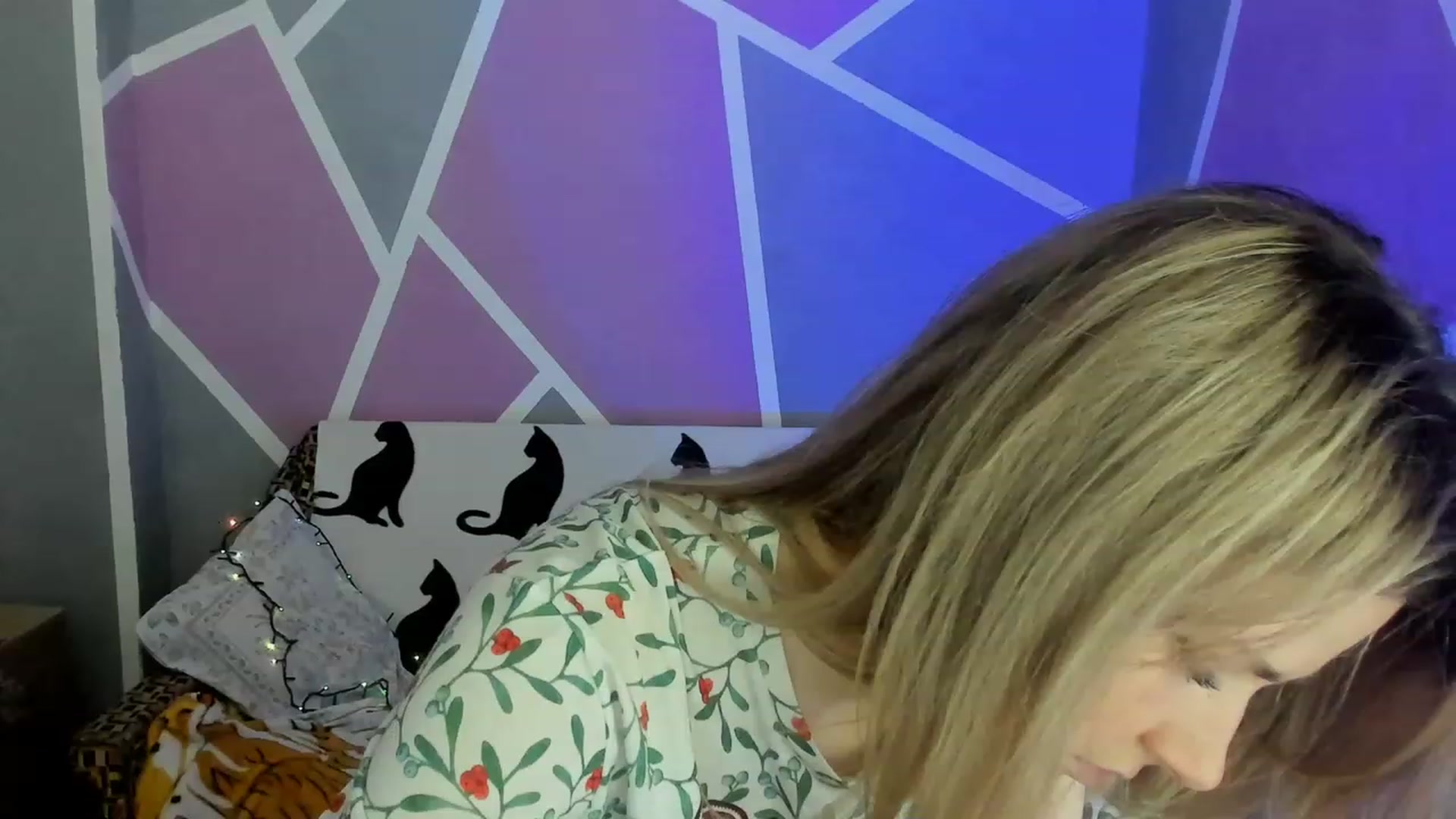 Gallery image thumbnail from Blondie_Star's myfreecams stream on, 03/21/2023, 14:54 image 4 of 20
