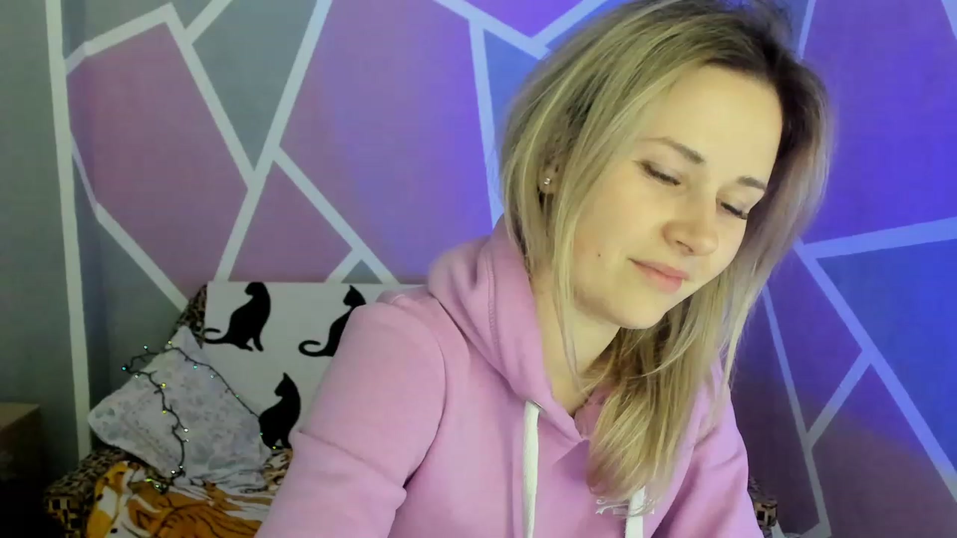 Gallery image thumbnail from Blondie_Star's myfreecams stream on, 03/23/2023, 16:30 image 5 of 20
