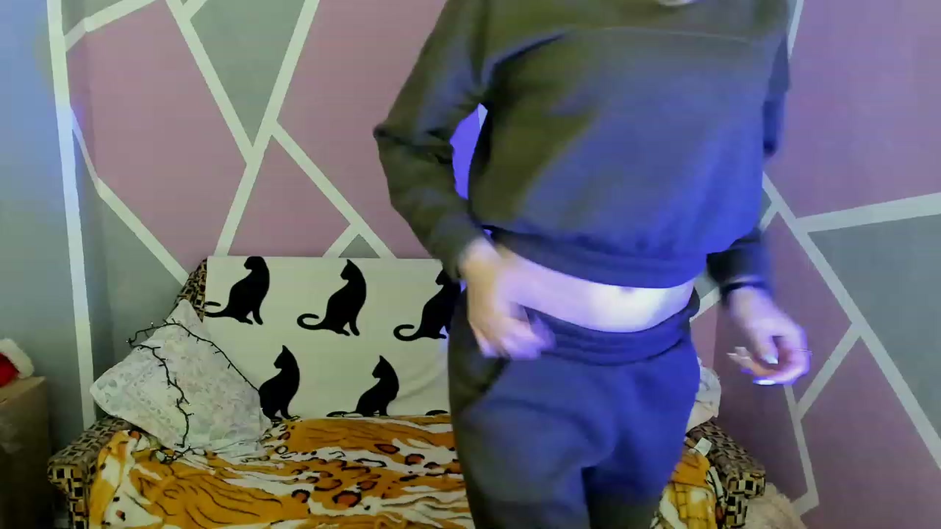 Gallery image thumbnail from Blondie_Star's myfreecams stream on, 03/30/2023, 16:23 image 10 of 20
