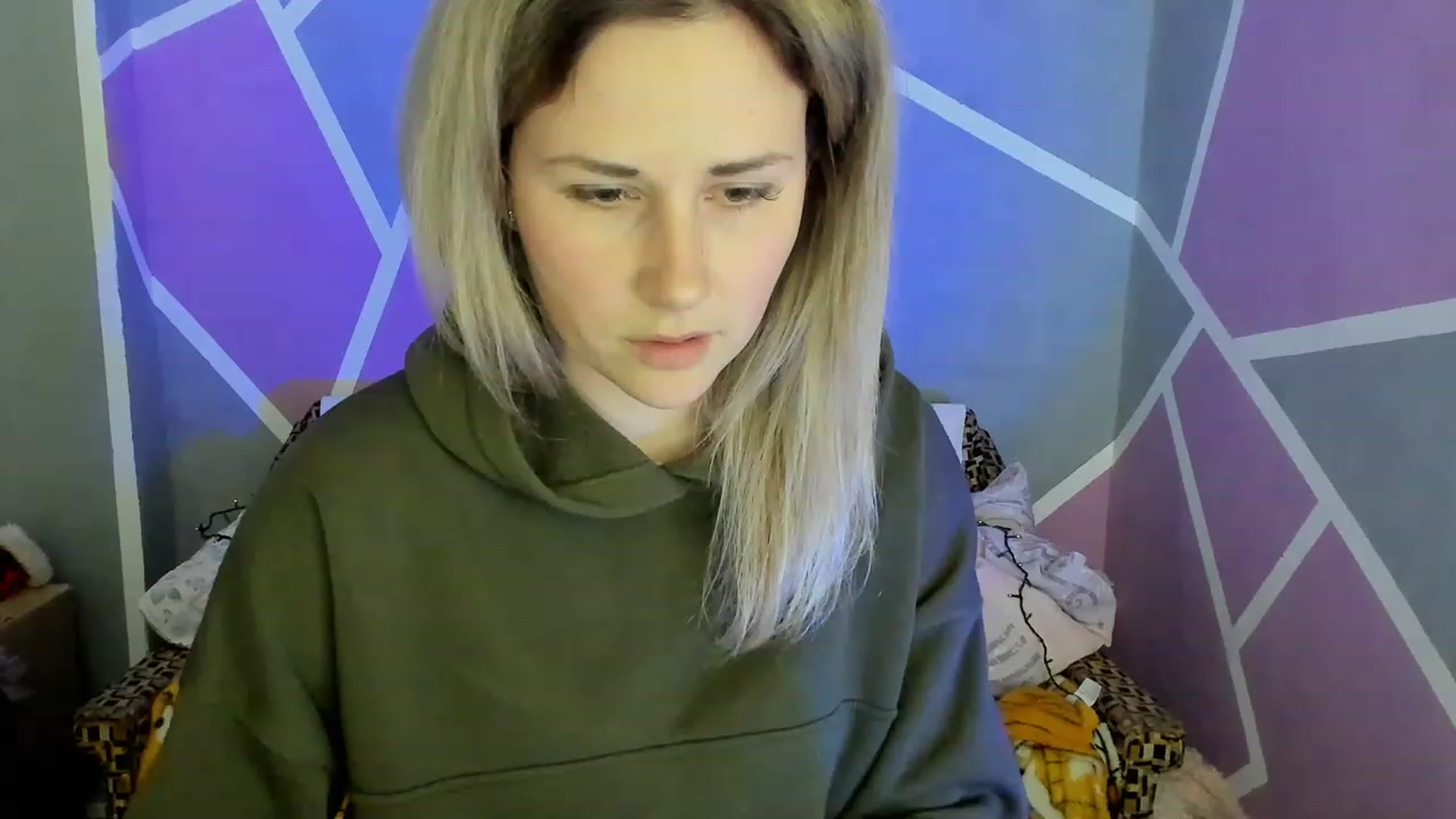 Gallery image thumbnail from Blondie_Star's myfreecams stream on, 03/30/2023, 16:23 image 16 of 20