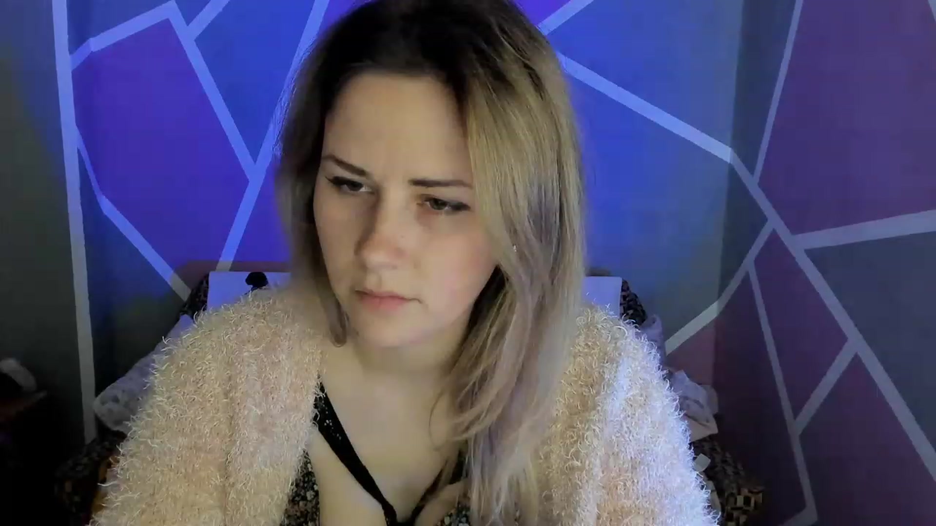 Gallery image thumbnail from Blondie_Star's myfreecams stream on, 04/01/2023, 13:29 image 3 of 20