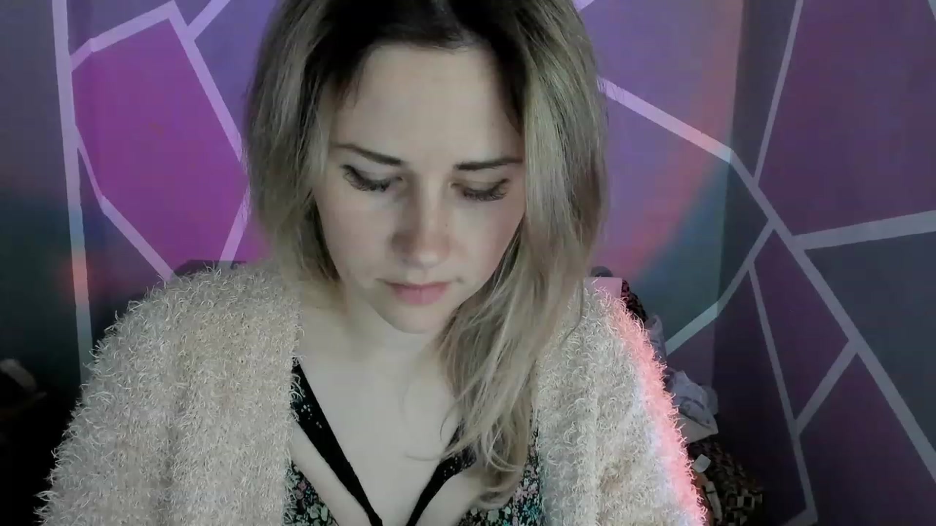 Gallery image thumbnail from Blondie_Star's myfreecams stream on, 04/01/2023, 13:29 image 13 of 20