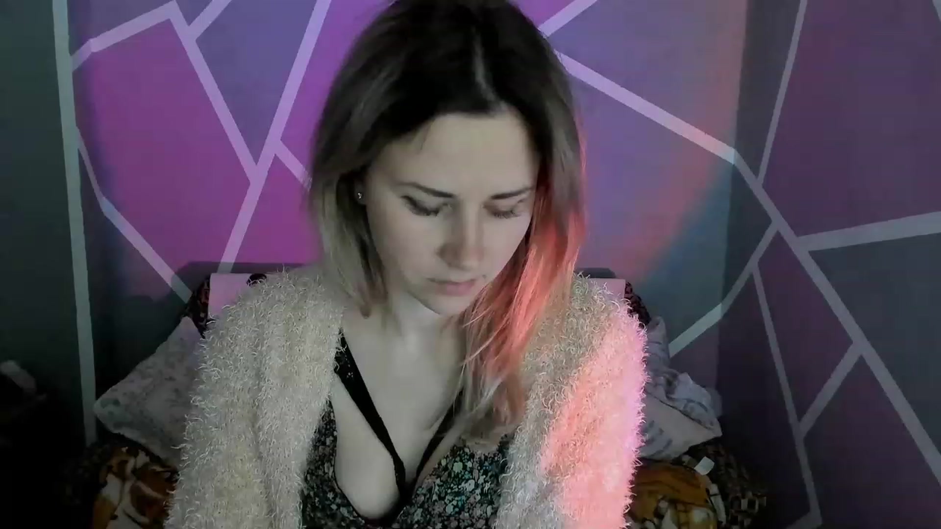 Gallery image thumbnail from Blondie_Star's myfreecams stream on, 04/01/2023, 13:29 image 5 of 20