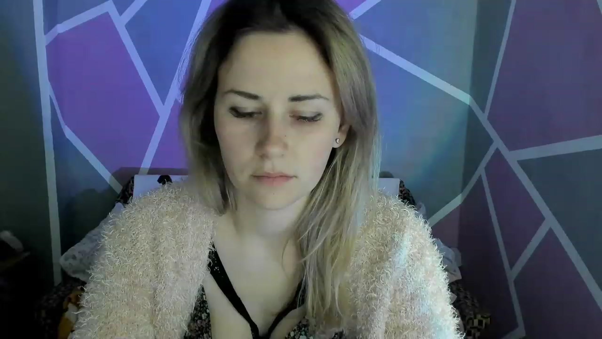 Gallery image thumbnail from Blondie_Star's myfreecams stream on, 04/01/2023, 13:29 image 2 of 20