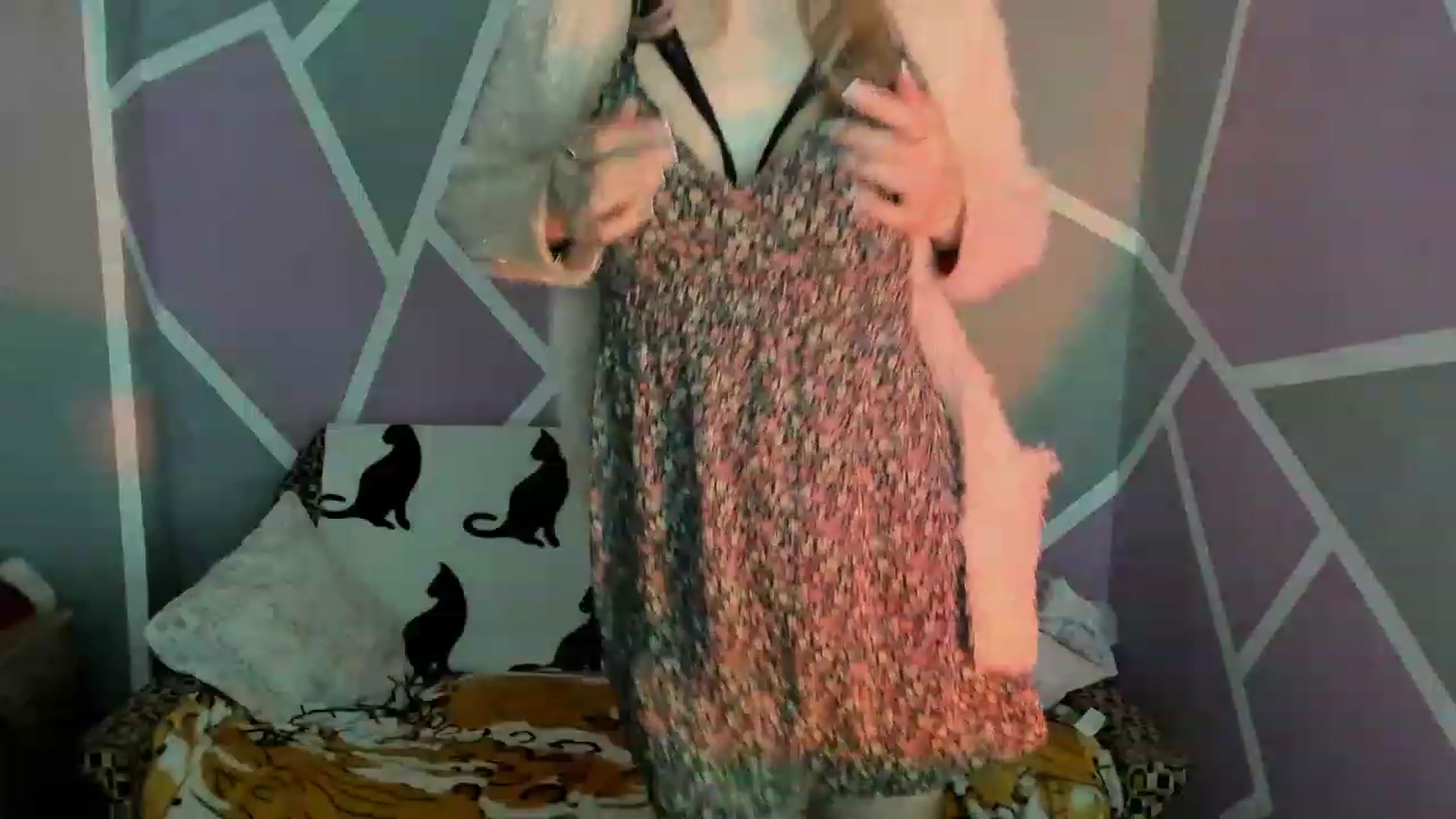 Gallery image thumbnail from Blondie_Star's myfreecams stream on, 04/01/2023, 13:29 image 9 of 20