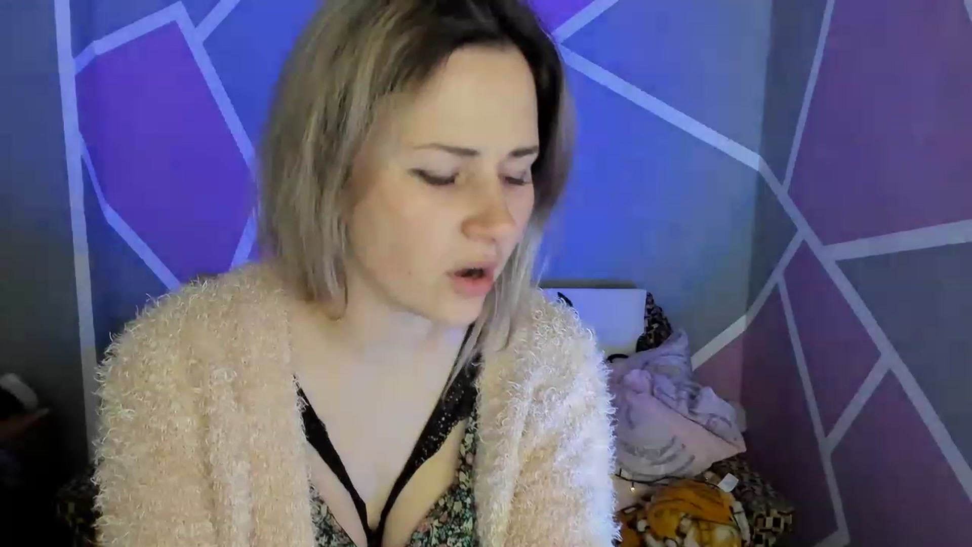 Gallery image thumbnail from Blondie_Star's myfreecams stream on, 04/01/2023, 13:29 image 19 of 20