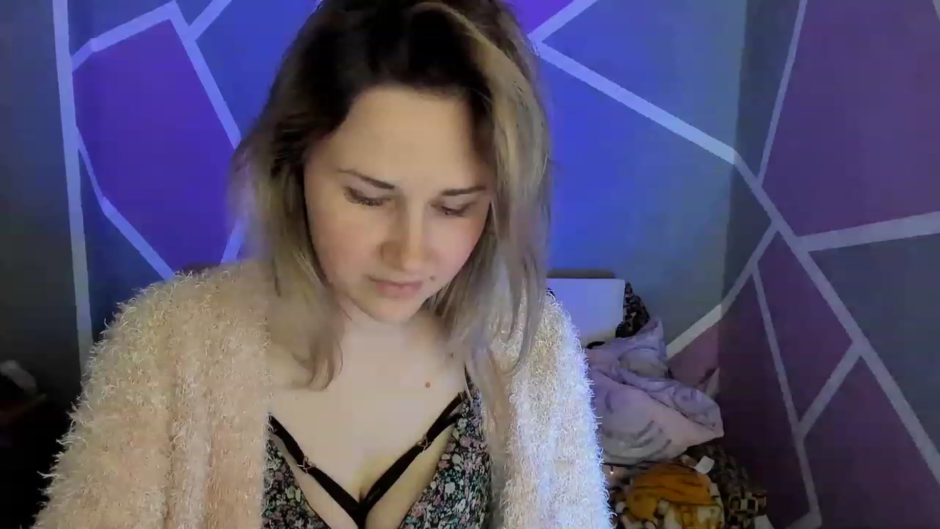 Gallery image thumbnail from Blondie_Star's myfreecams stream on, 04/02/2023, 15:45 image 1 of 20