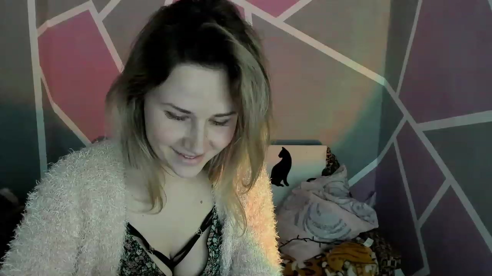 Gallery image thumbnail from Blondie_Star's myfreecams stream on, 04/02/2023, 15:45 image 4 of 20